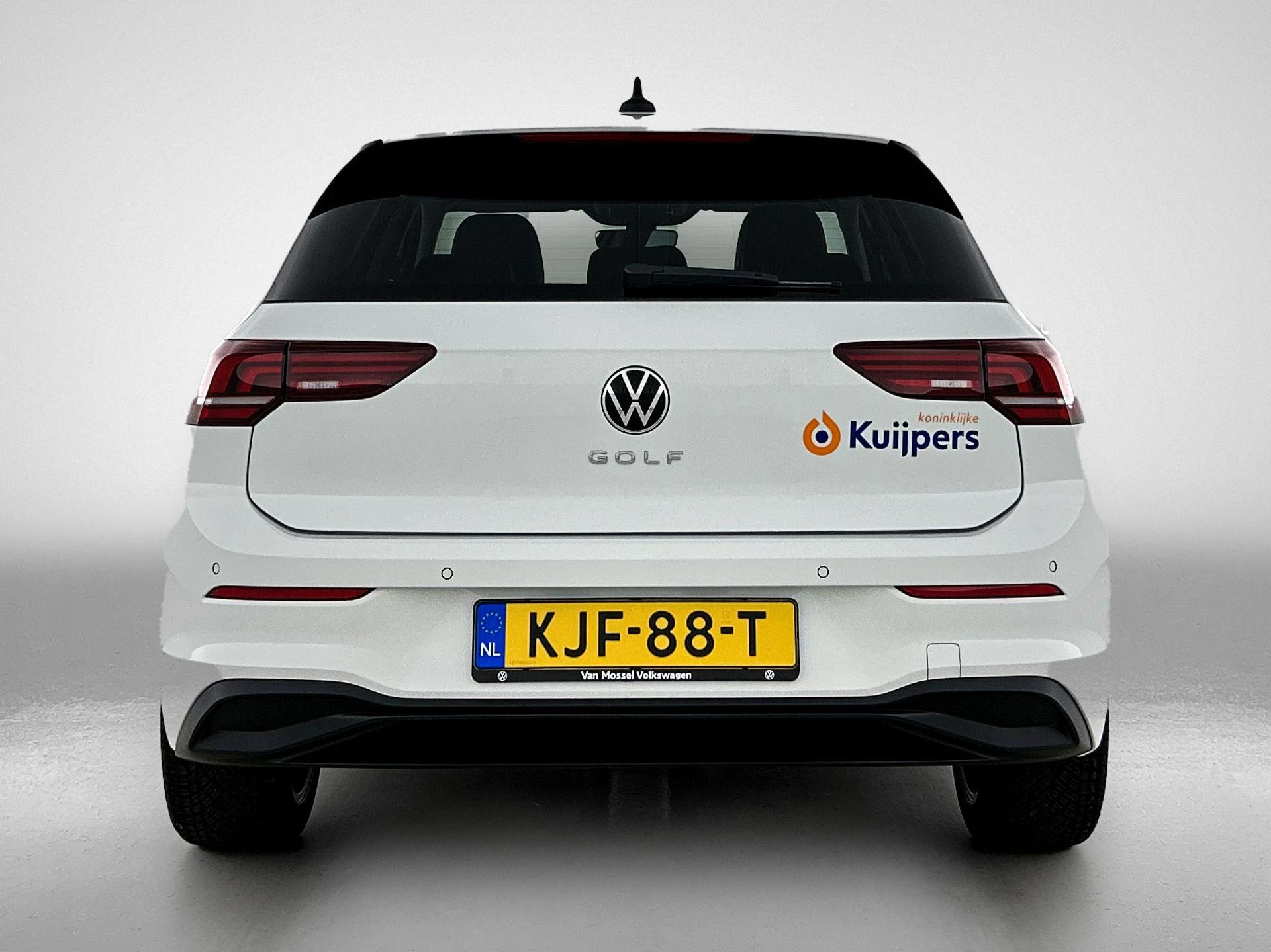 Volkswagen-Golf-image-2