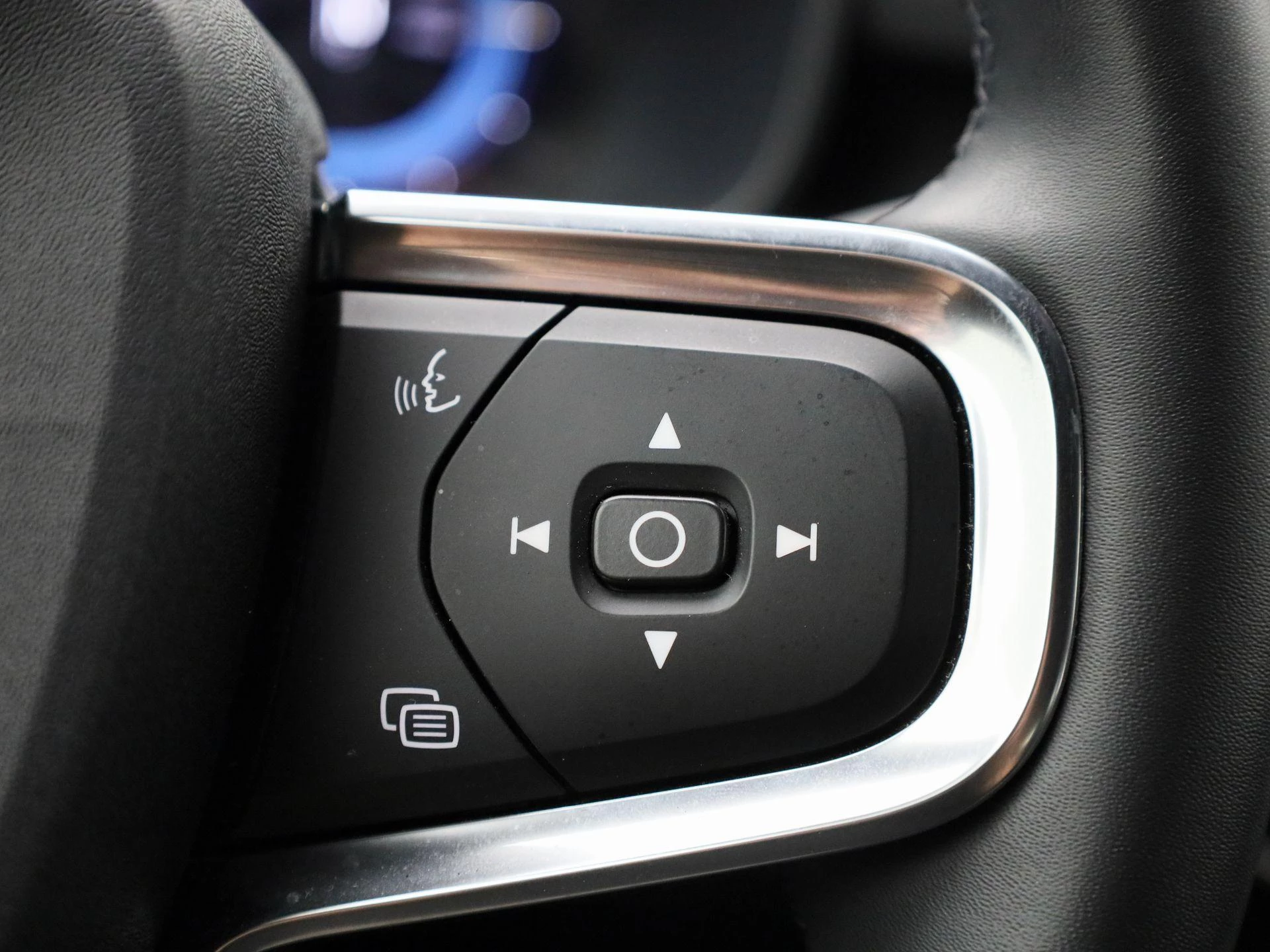 Volvo-XC40-image-20