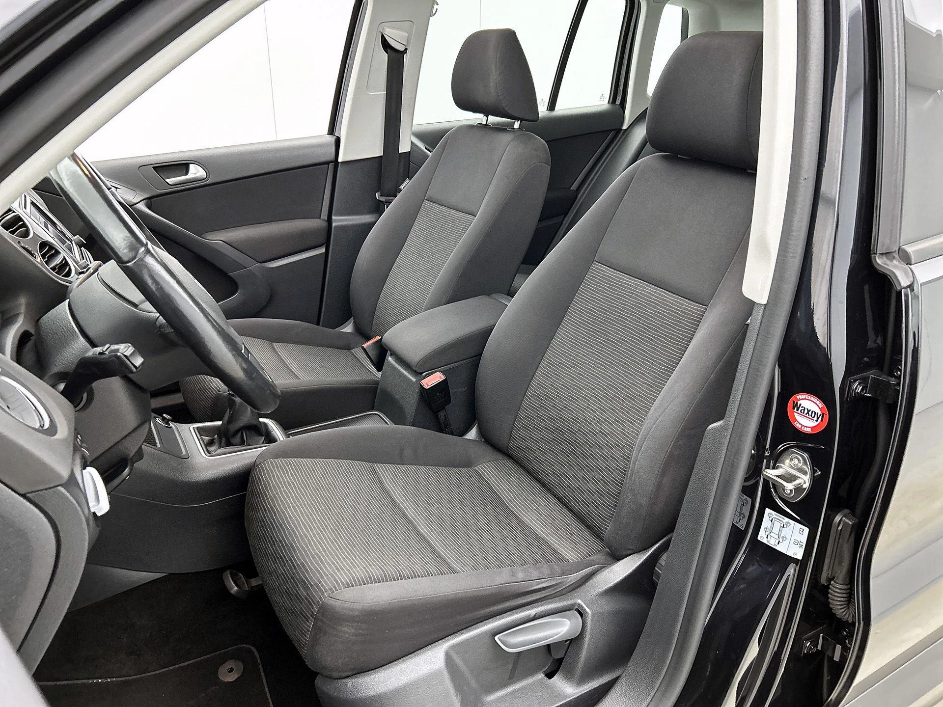 Volkswagen-Tiguan-image-36