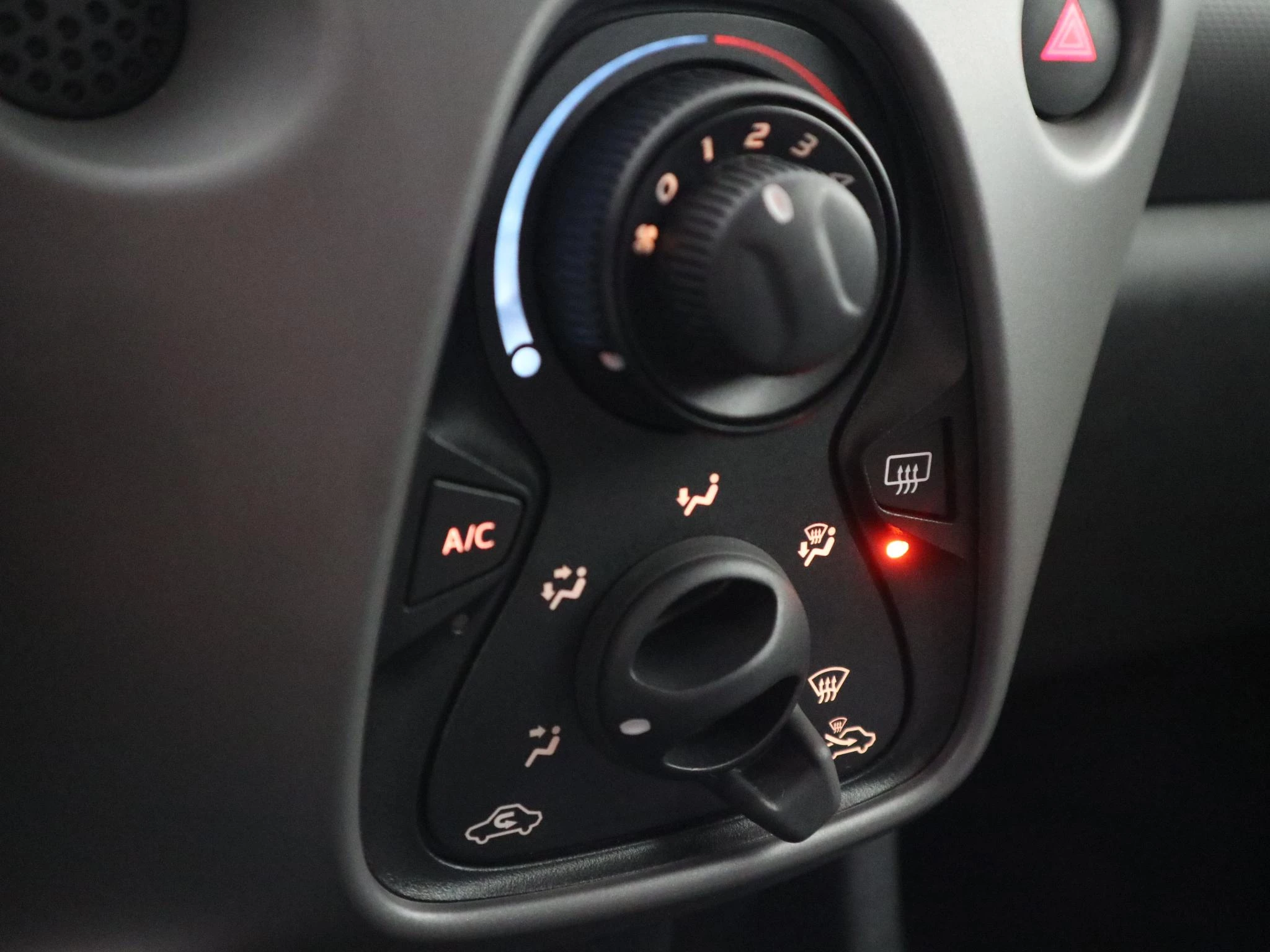 Peugeot-108-image-10