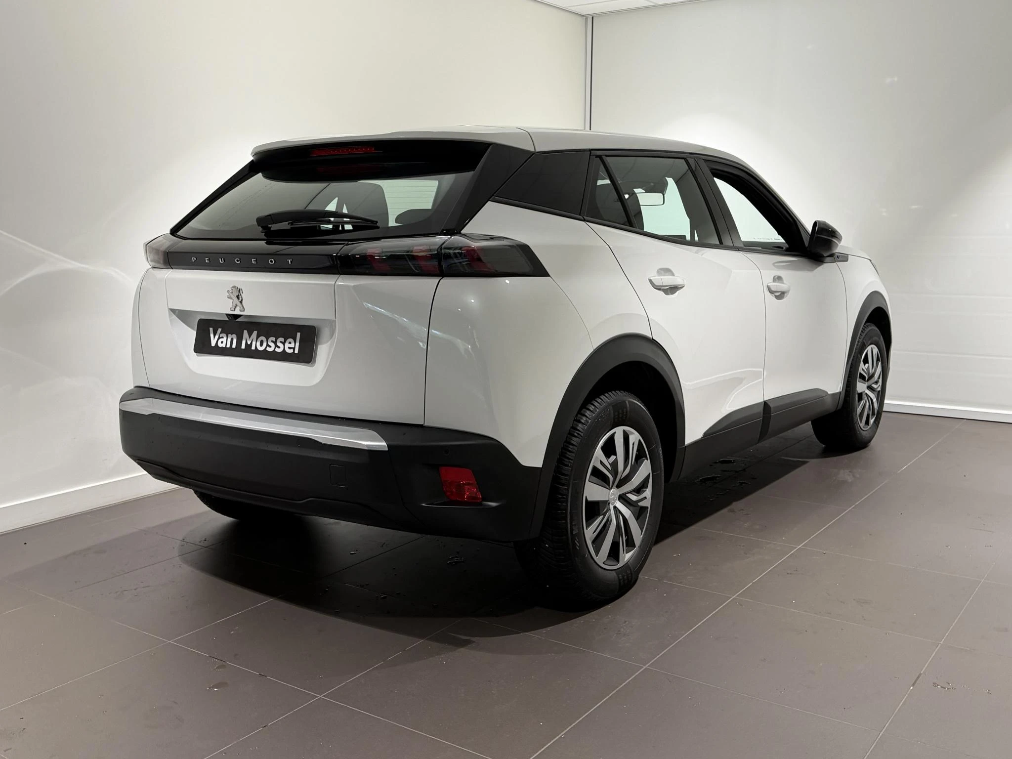 Peugeot-e-2008-image-3