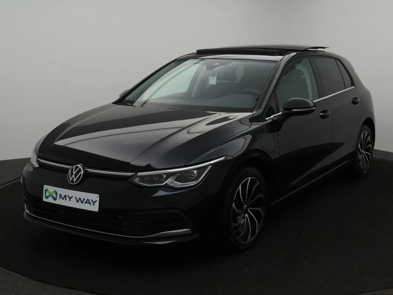 Volkswagen-Golf-image-0