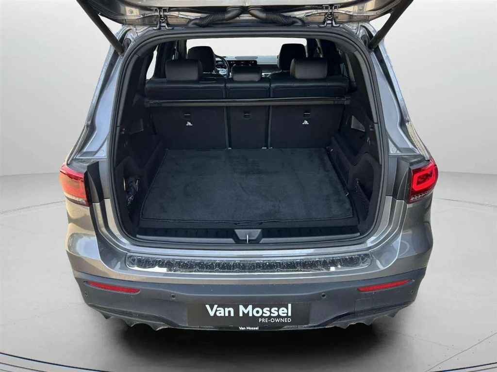 Mercedes-Benz-EQB-image-23