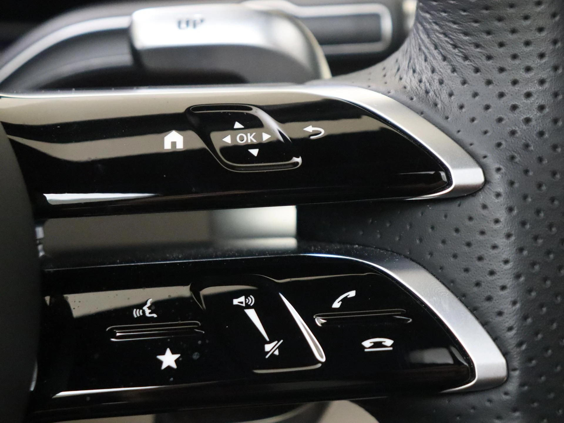 Mercedes-Benz-GLE-image-12