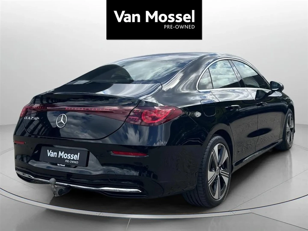 Mercedes-Benz-CLA-image-4