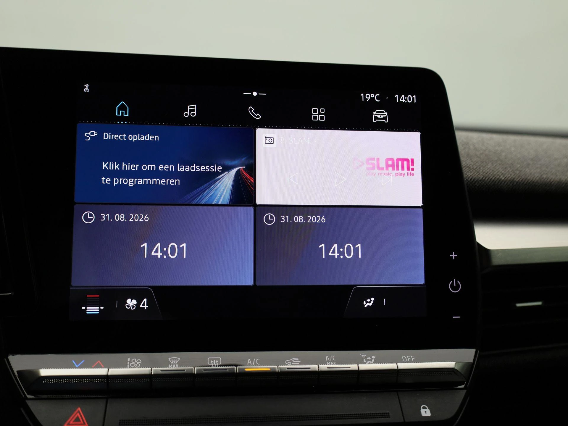 Renault-Megane E-Tech-image-15