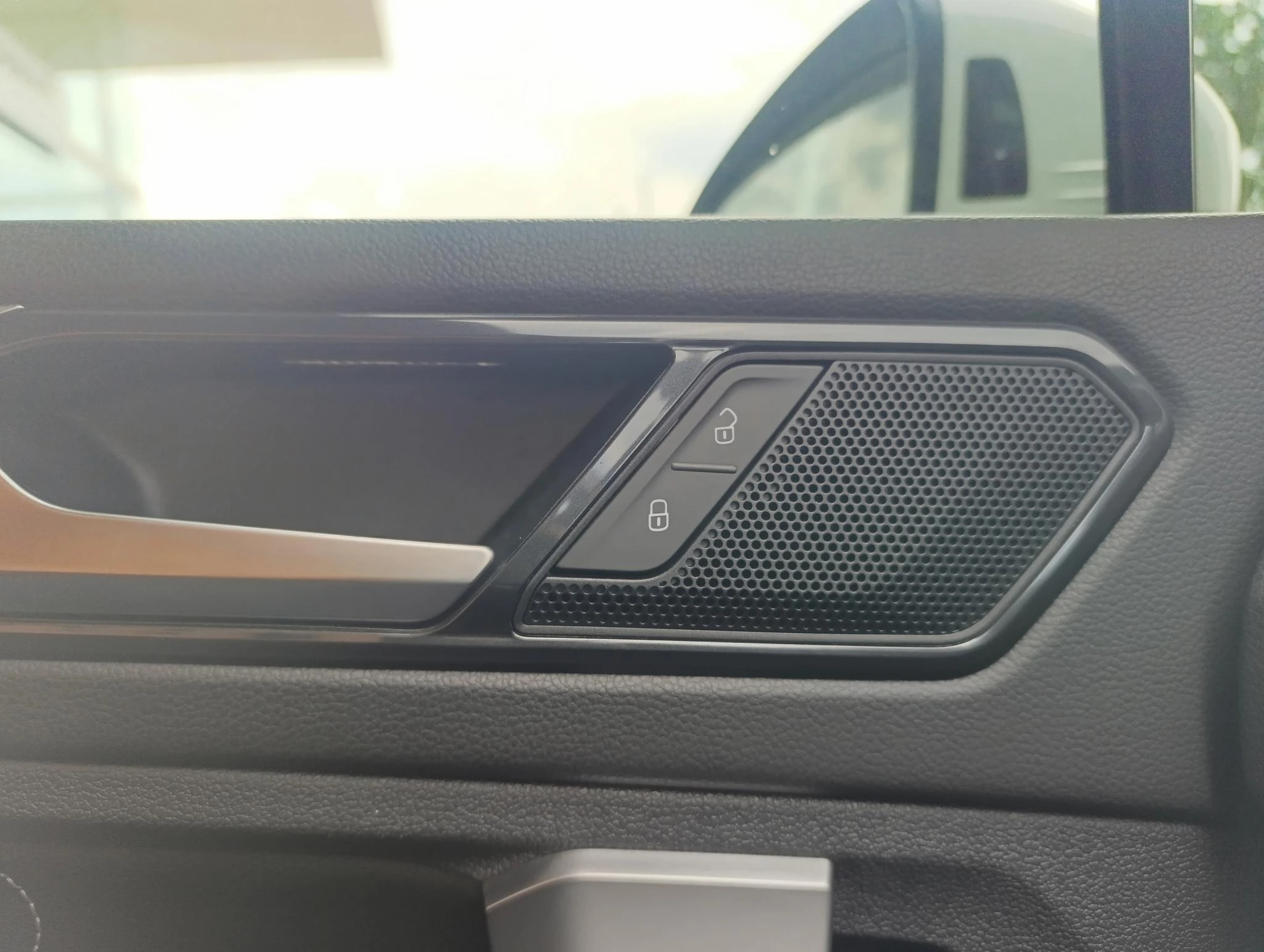 Volkswagen-Tiguan-image-19