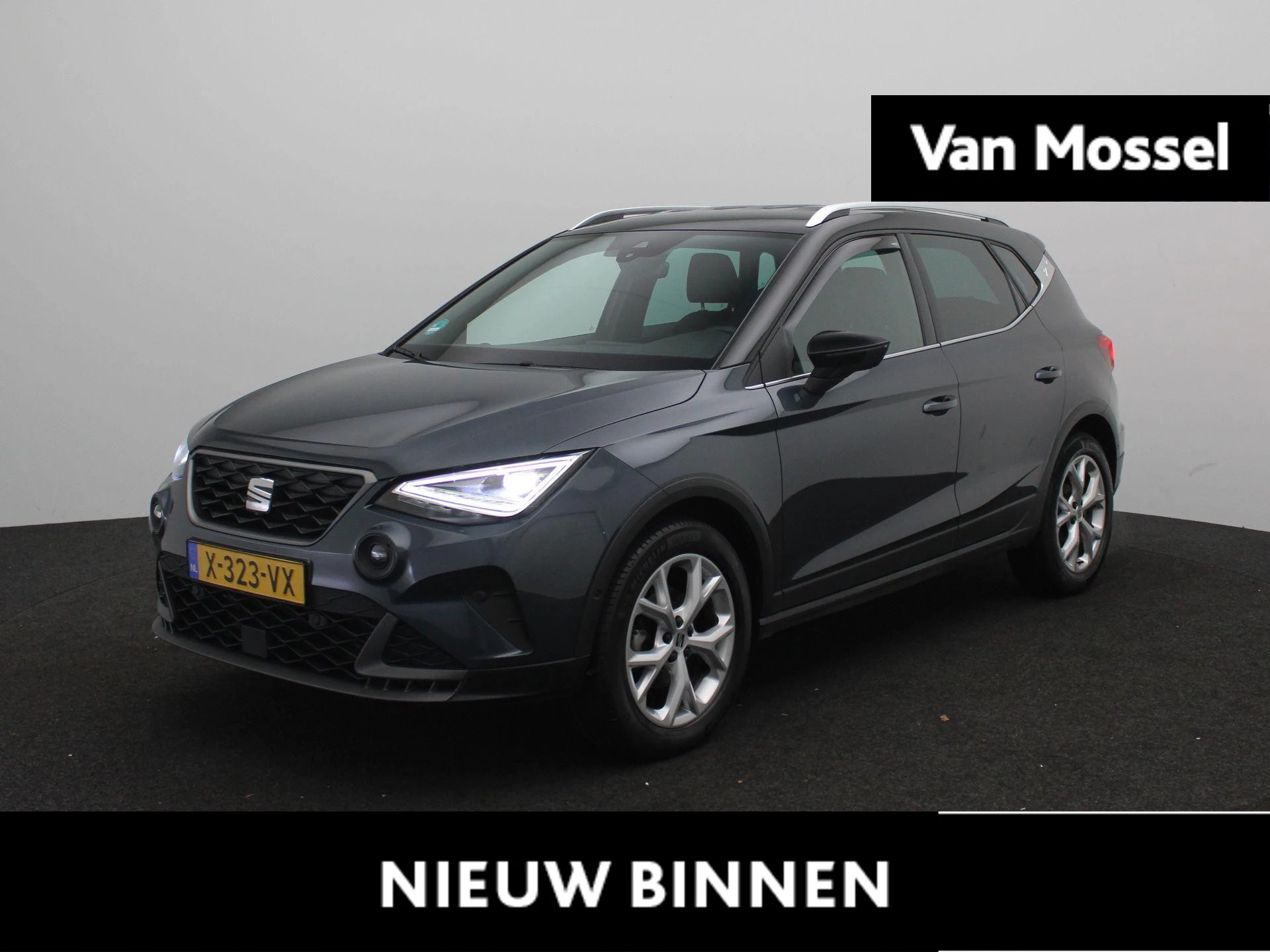 SEAT-Arona-image-0
