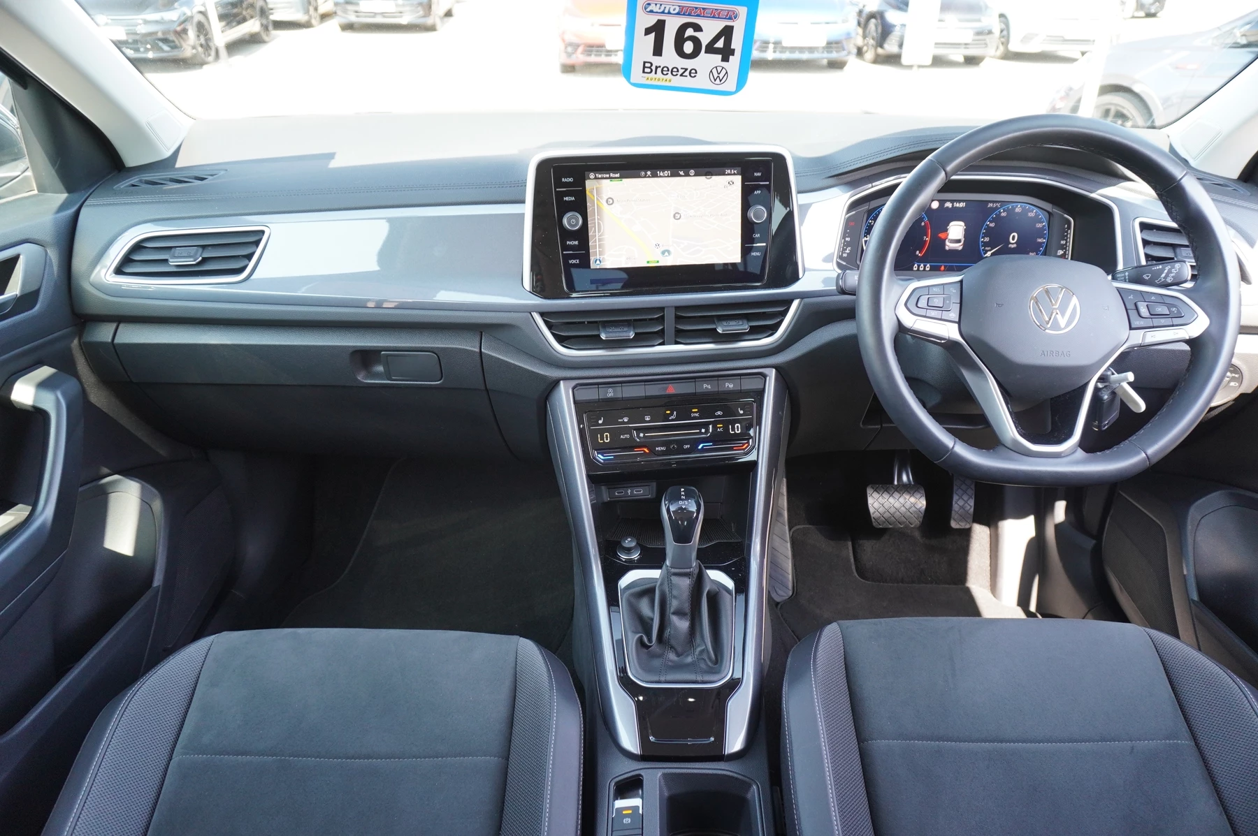 Volkswagen-T-Roc-image-7