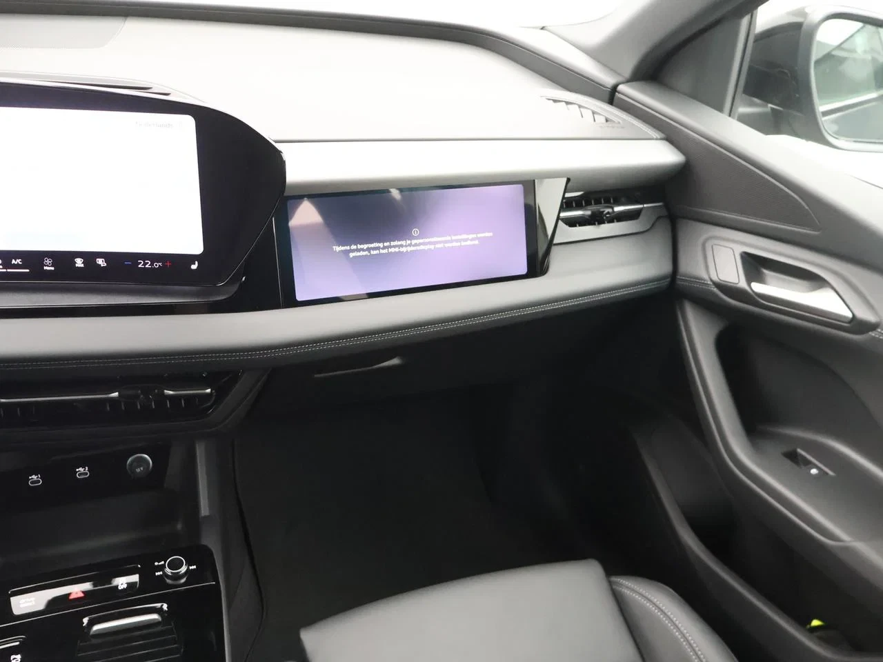 Audi-Q6 e-tron-image-16
