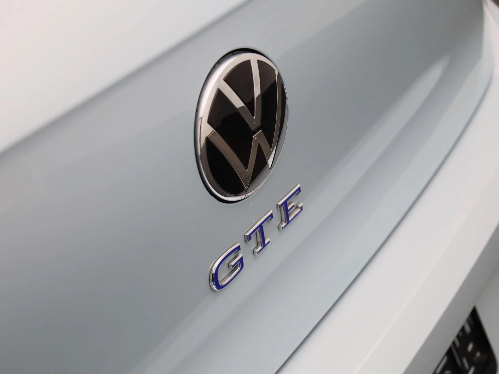 Volkswagen-Golf-image-31