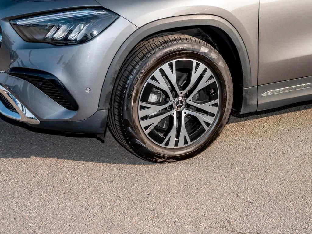 Mercedes-Benz-GLA 200 d-image-6