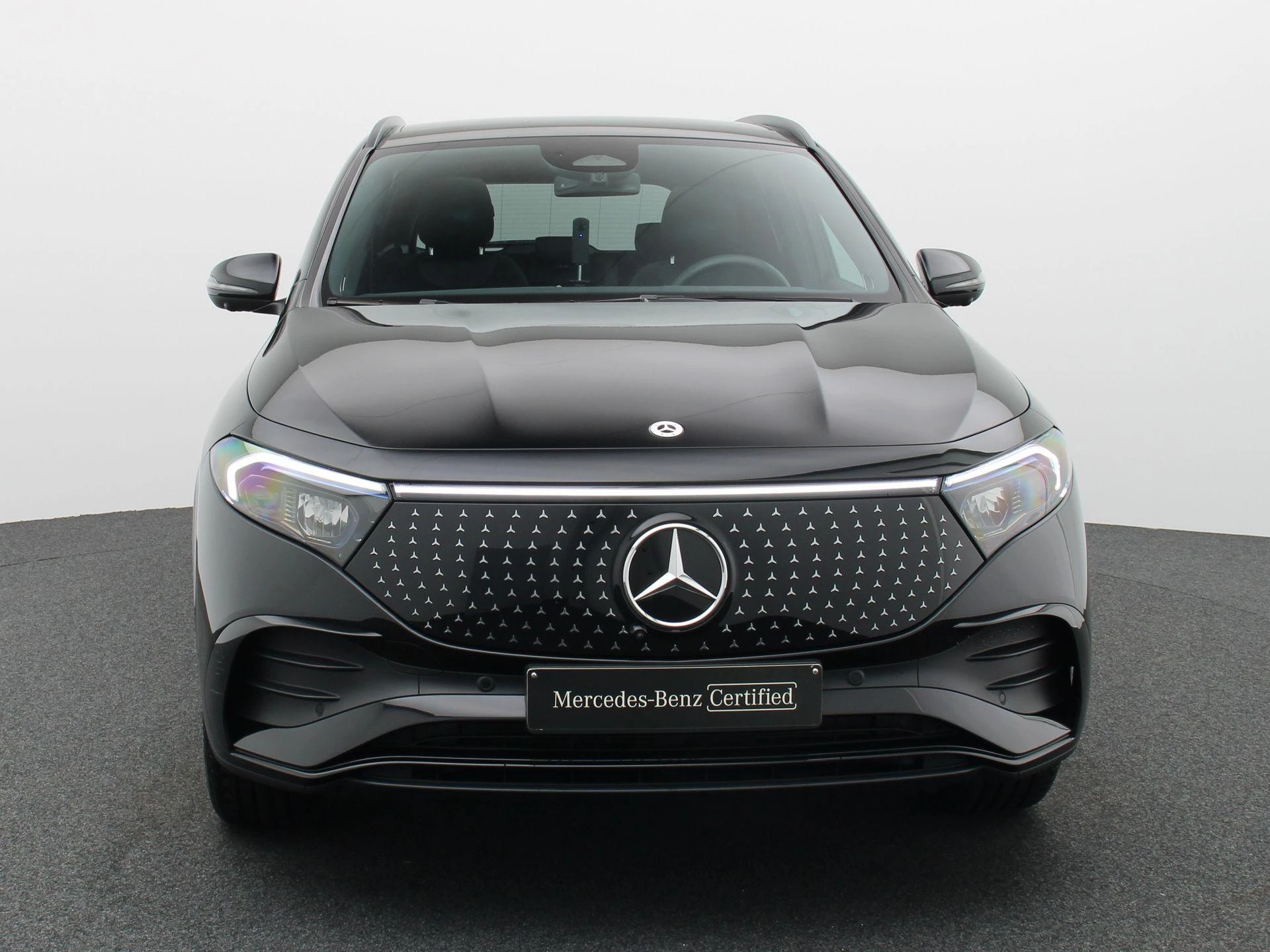 Mercedes-Benz EQA 250+ STAR EDITION + AMG + PANO DAK + BURMESTER + TREKHAAK + HEAD UP