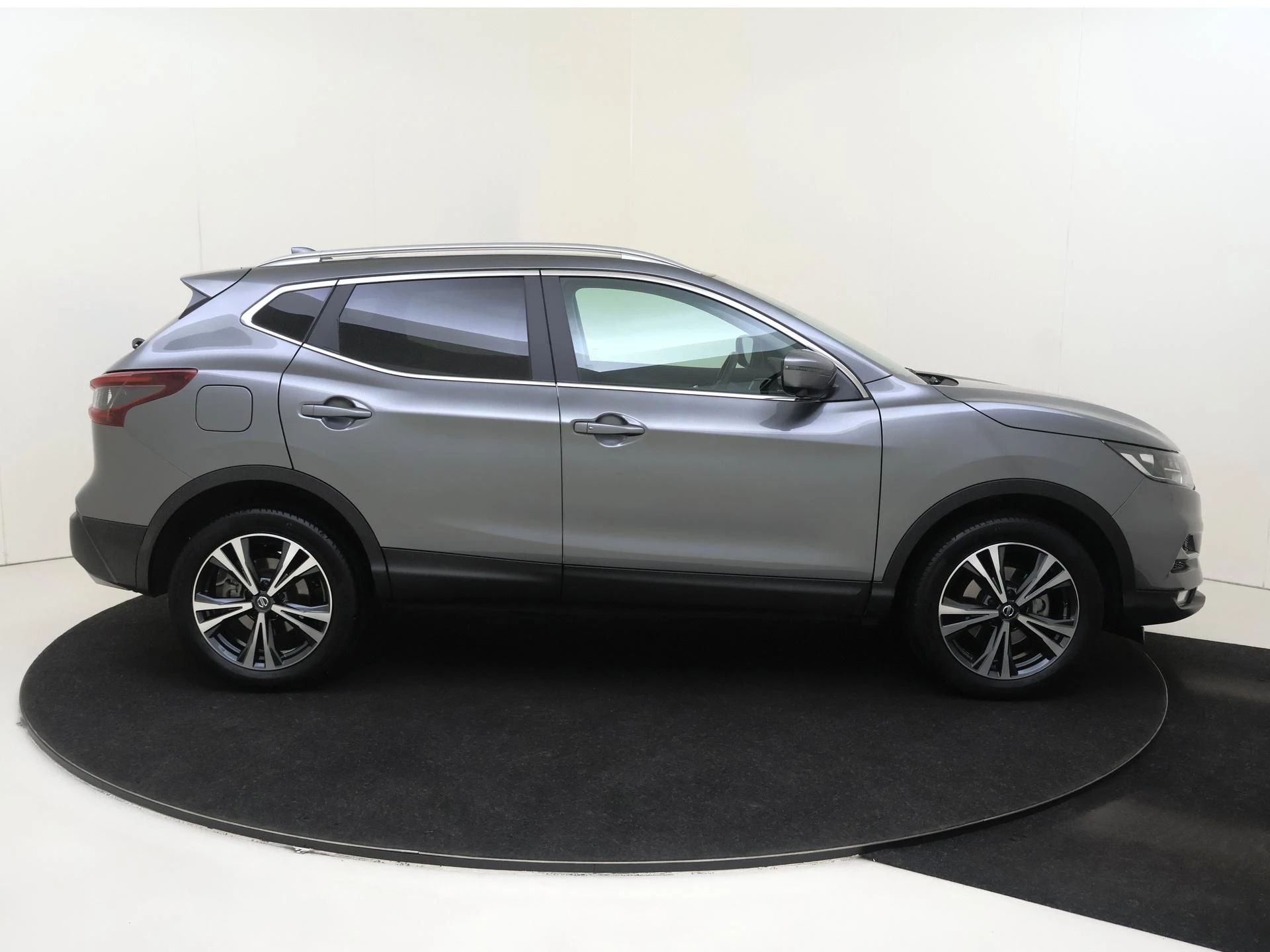 Nissan-QASHQAI-image-8