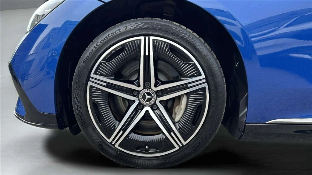 Mercedes-Benz-EQE-image-8