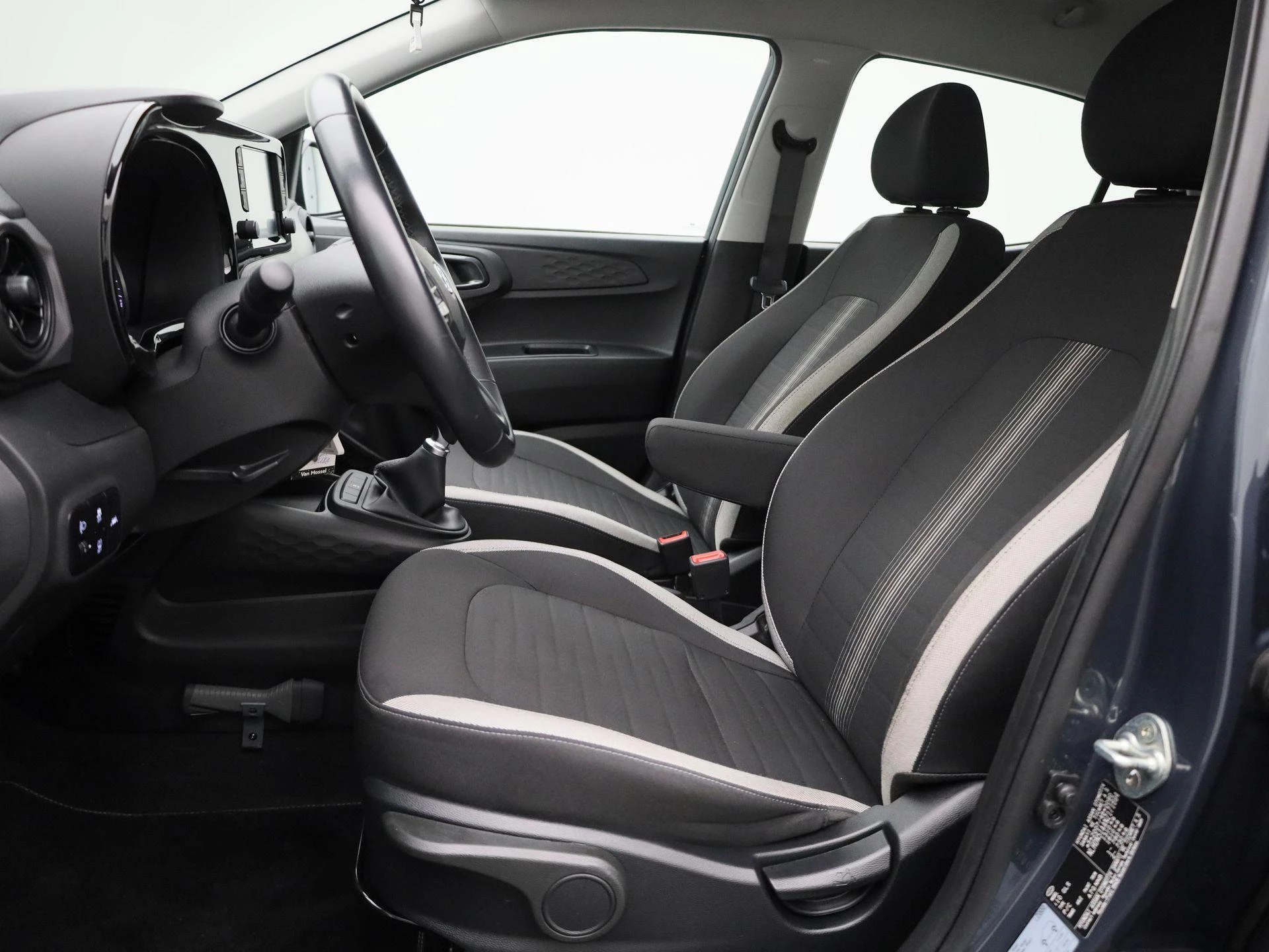 Hyundai-i10-image-10