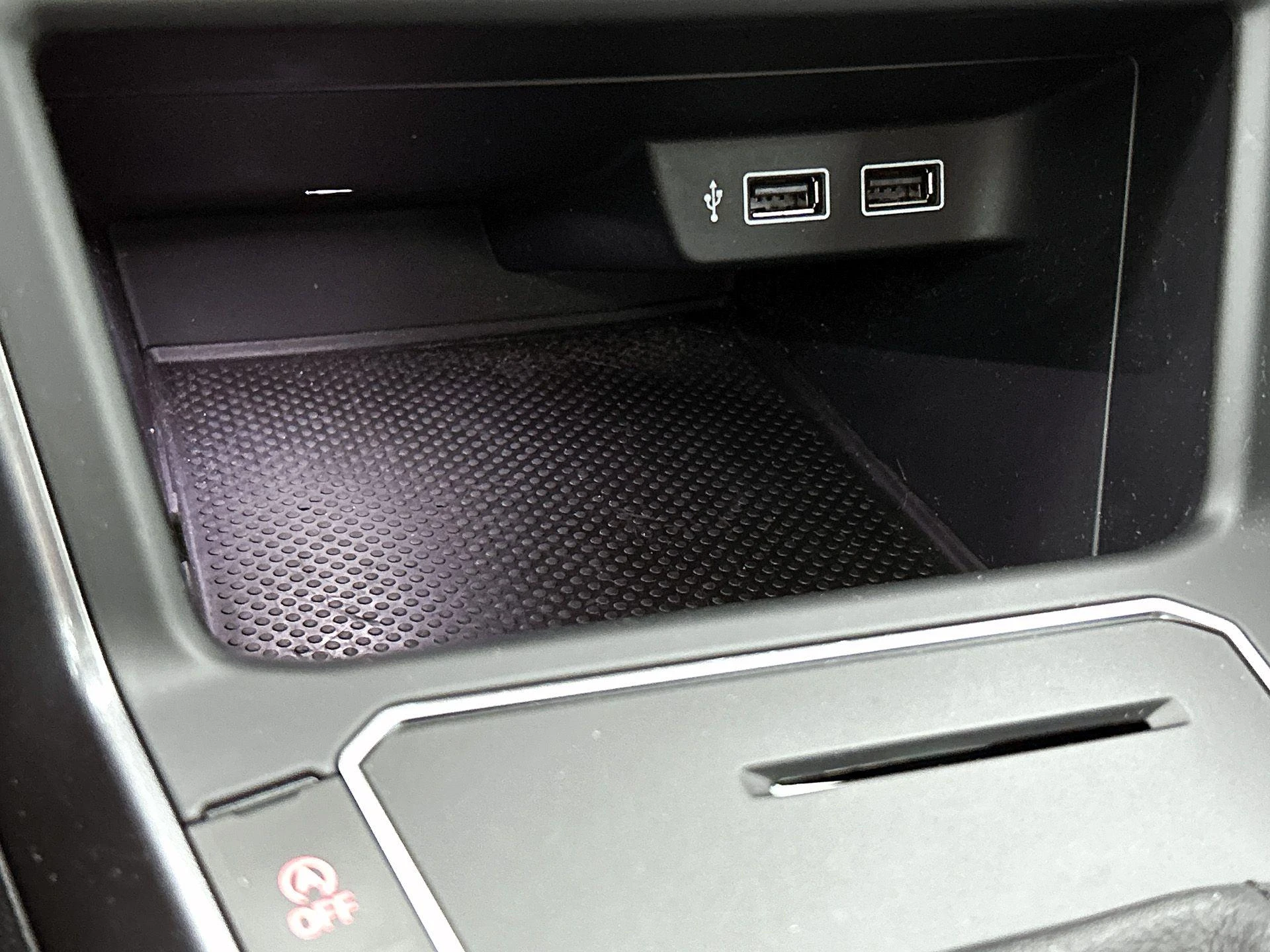 Volkswagen-Polo-image-31