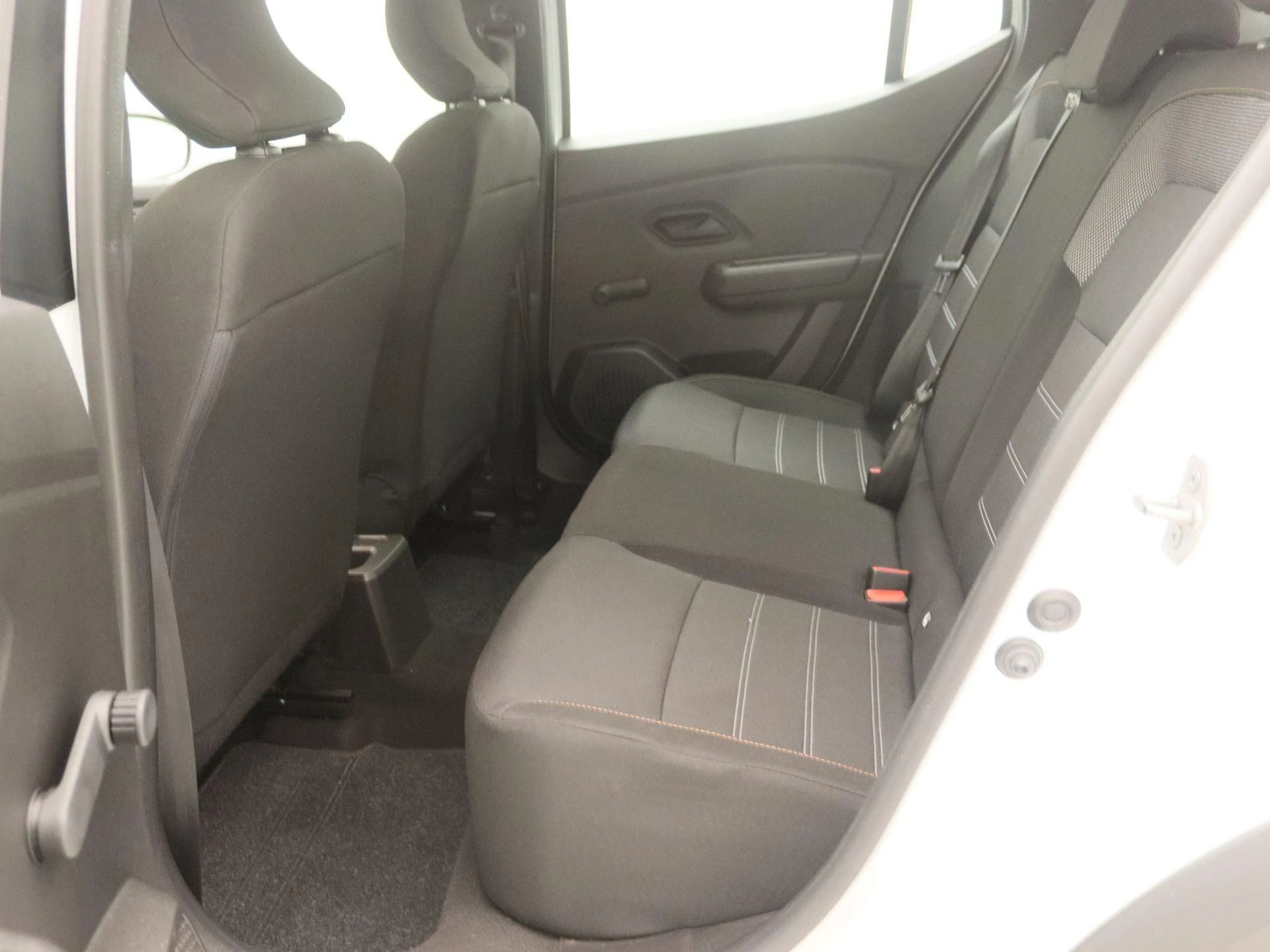 Dacia-Sandero Stepway-image-11