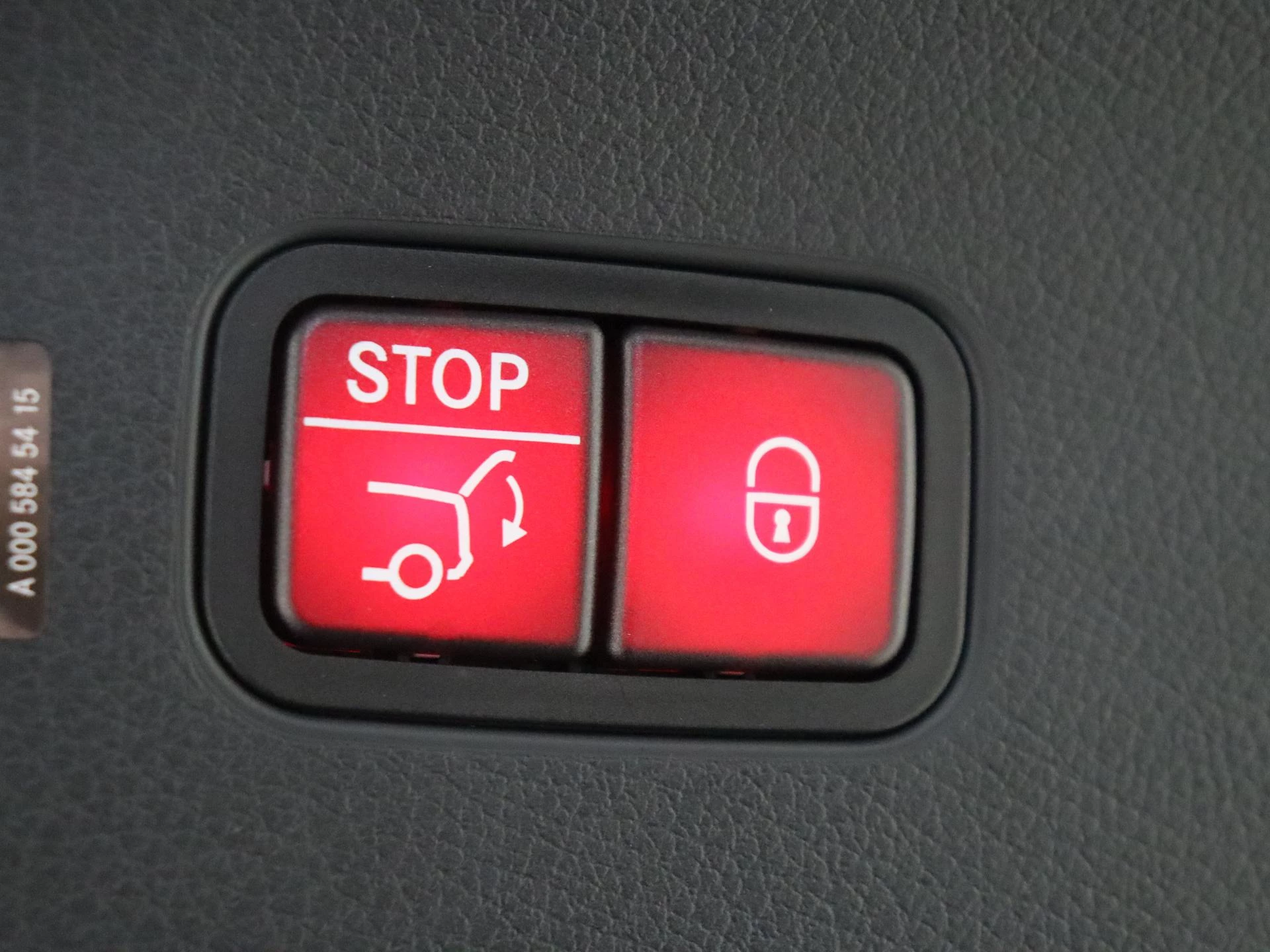 Mercedes-Benz-GLC-image-31