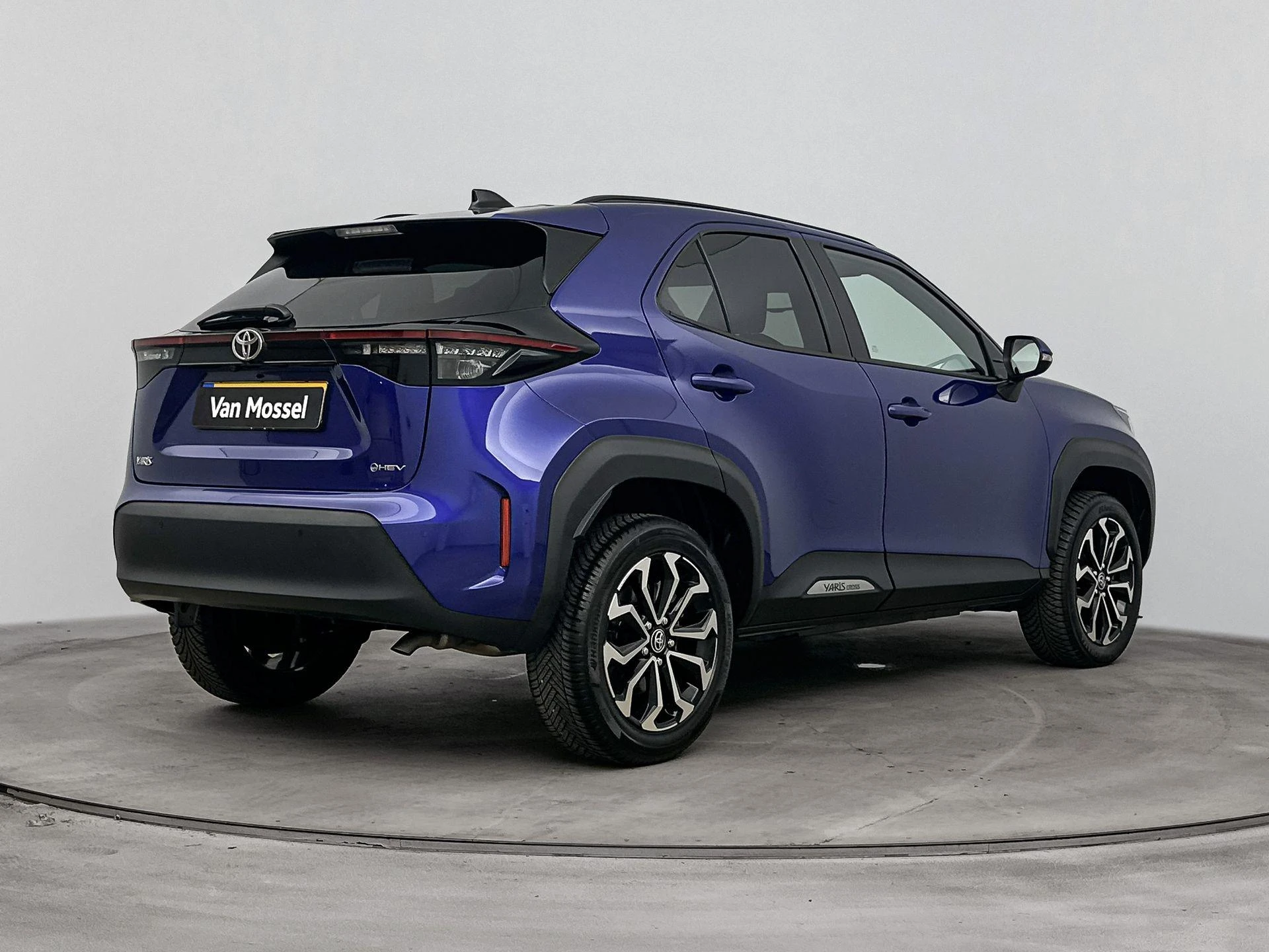 Toyota-Yaris Cross-image-3
