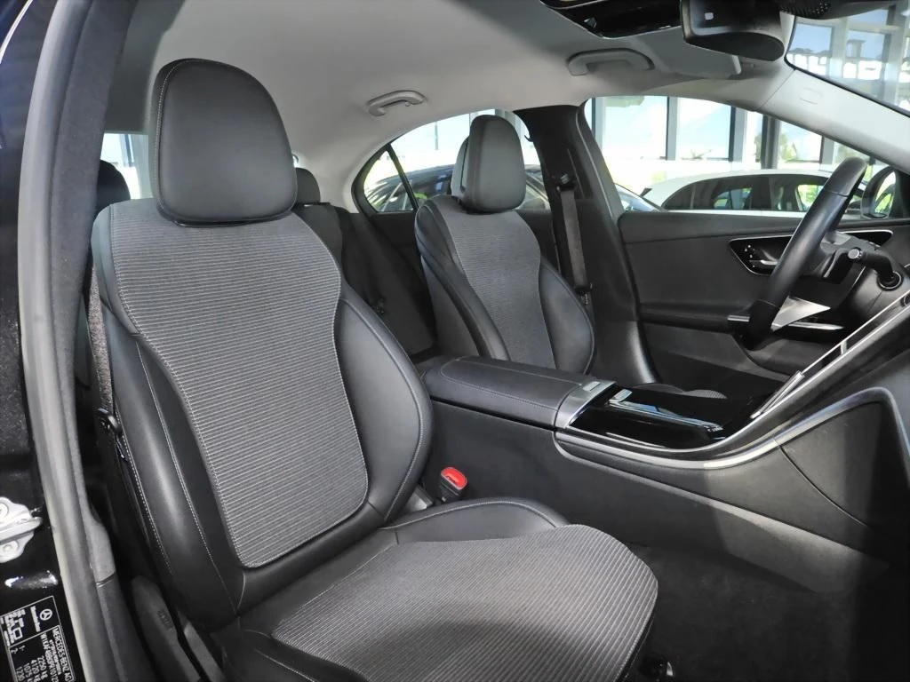 Mercedes-Benz-C-Klasse 180-image-12
