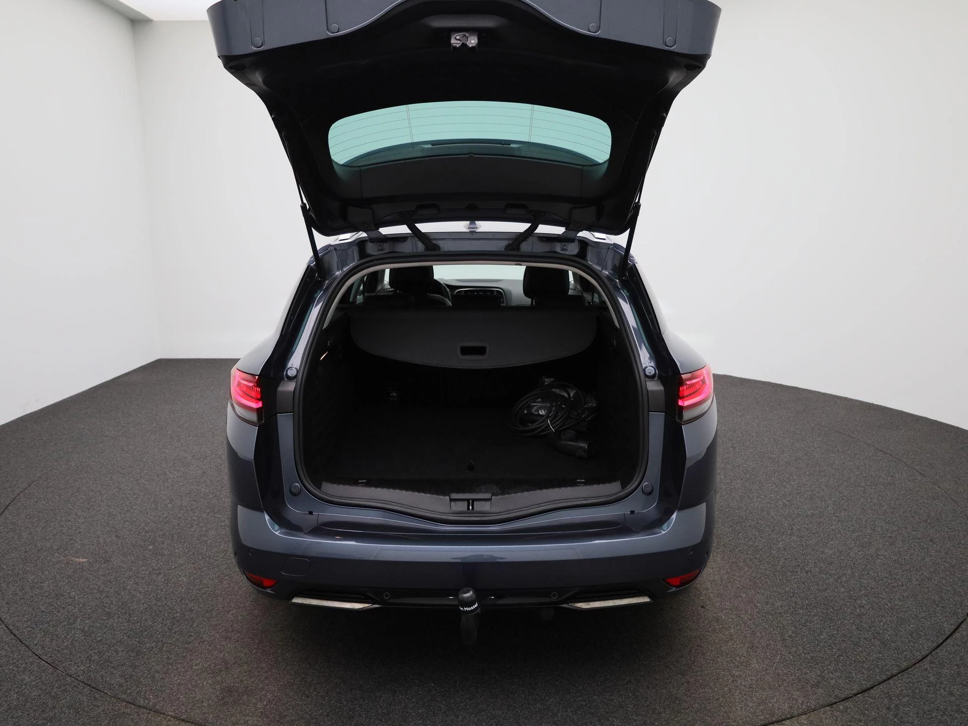 Renault-Megane E-Tech-image-11