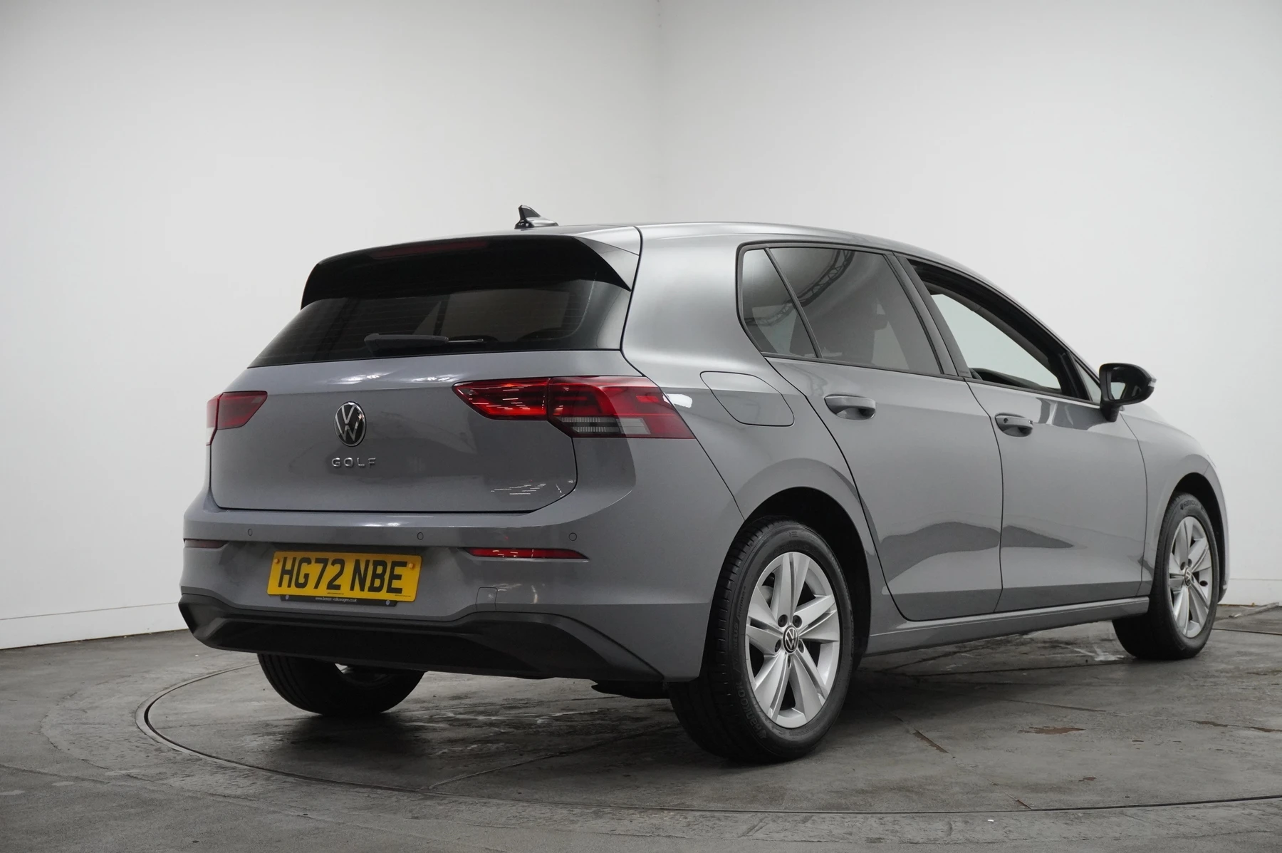 Volkswagen-Golf-image-17