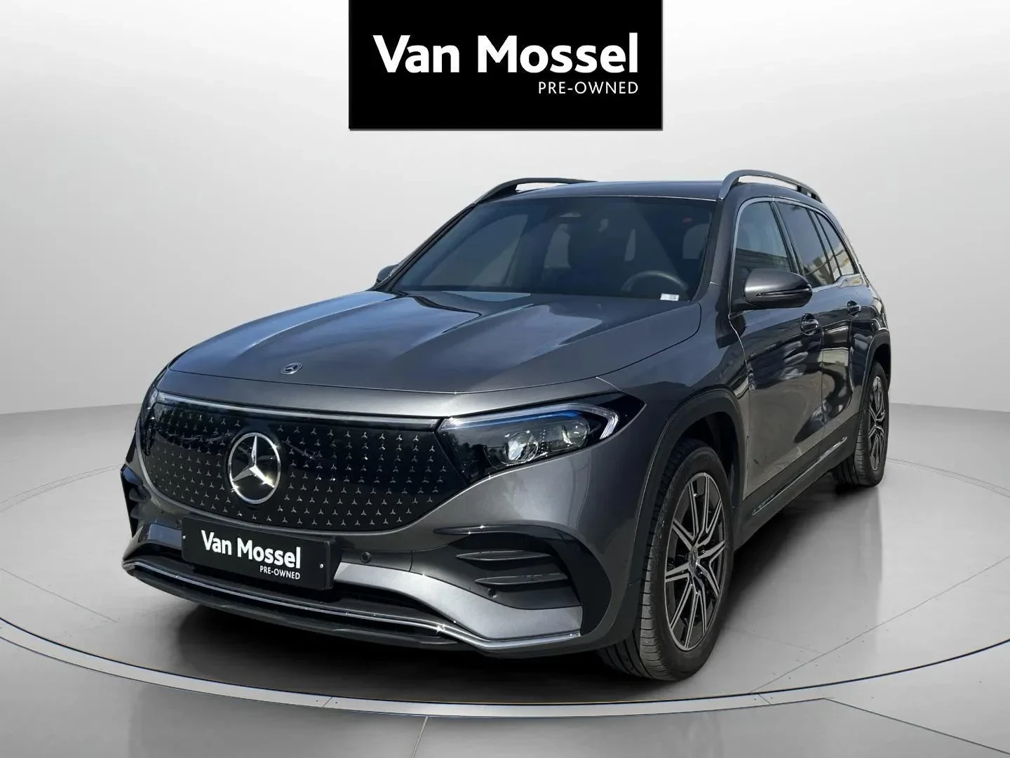 Mercedes-Benz-EQB-image-0