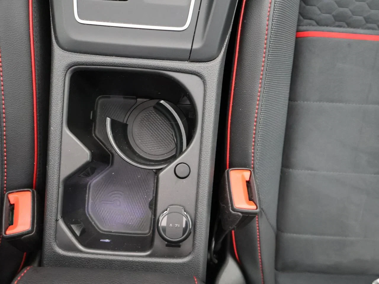 Volkswagen-Golf-image-17
