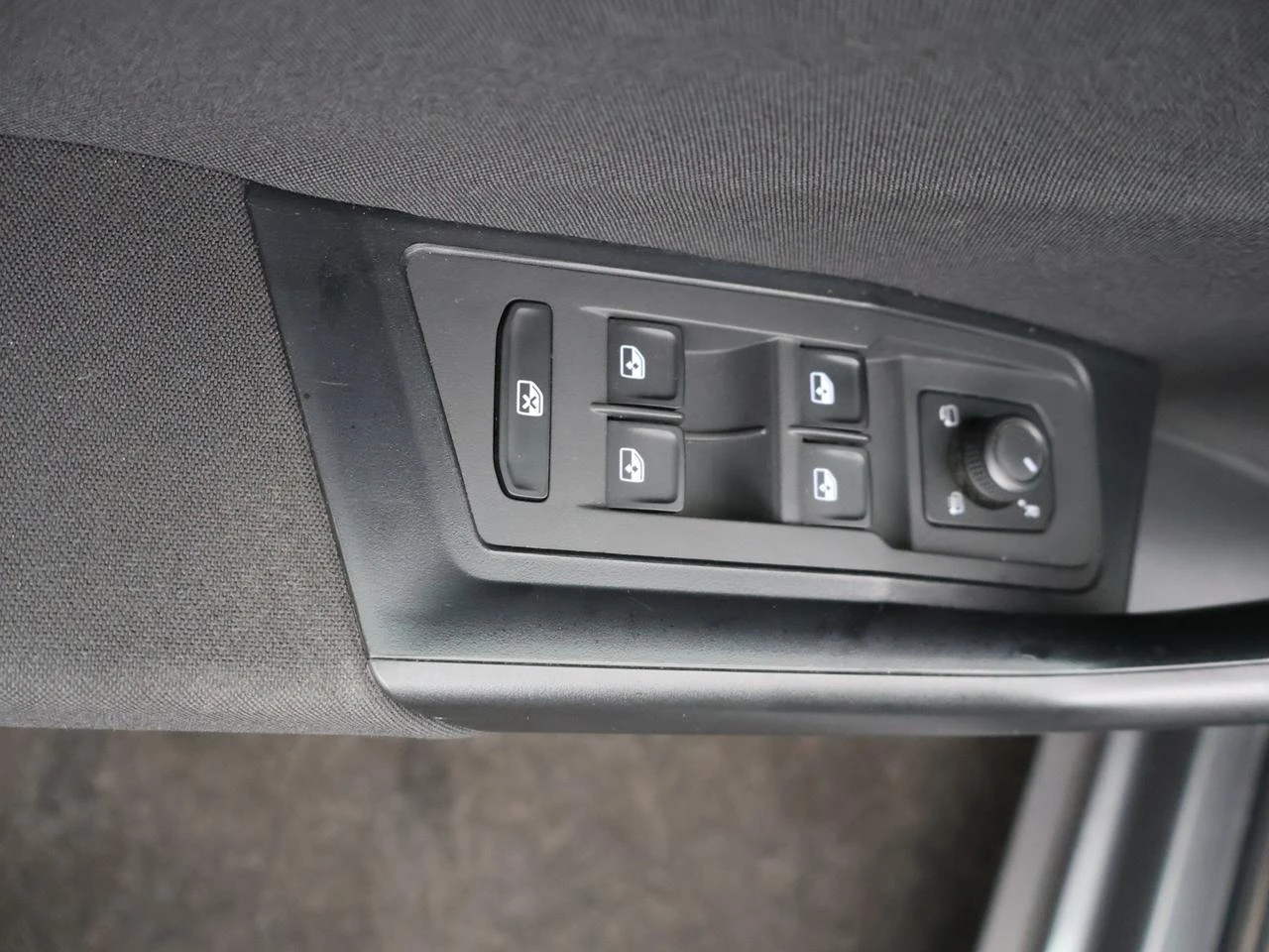 Volkswagen T-Roc T-Roc Life Business 1.5TSI 150PK *AUTOMAAT*TREKHAAK*CAMERA*PDC*ACC*VIRTUAL COCKPIT*APP-CONNECT*ZETELVERWARMING*...*
