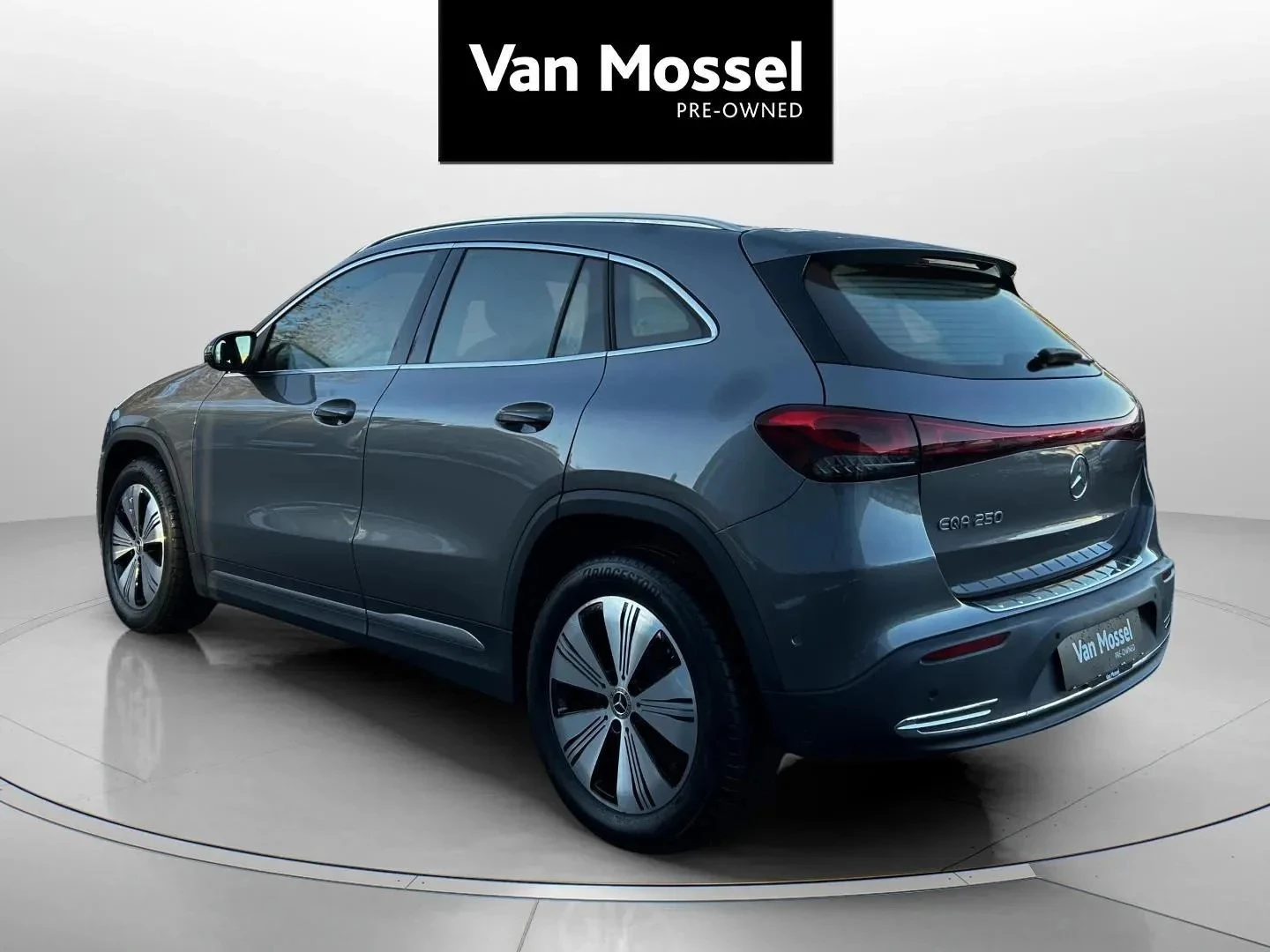 Mercedes-Benz-EQA-image-6