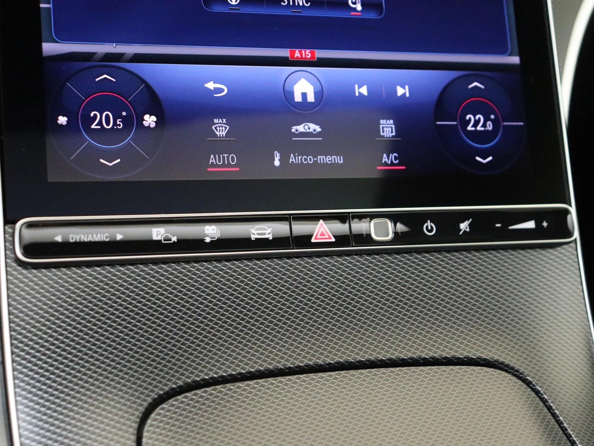 Mercedes-Benz-C-Klasse-image-18