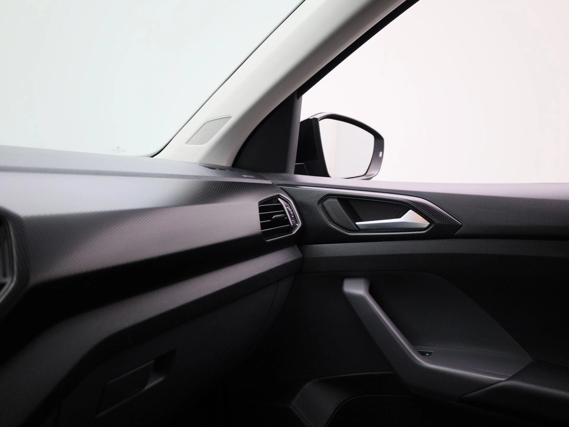 Volkswagen-T-Cross-image-28