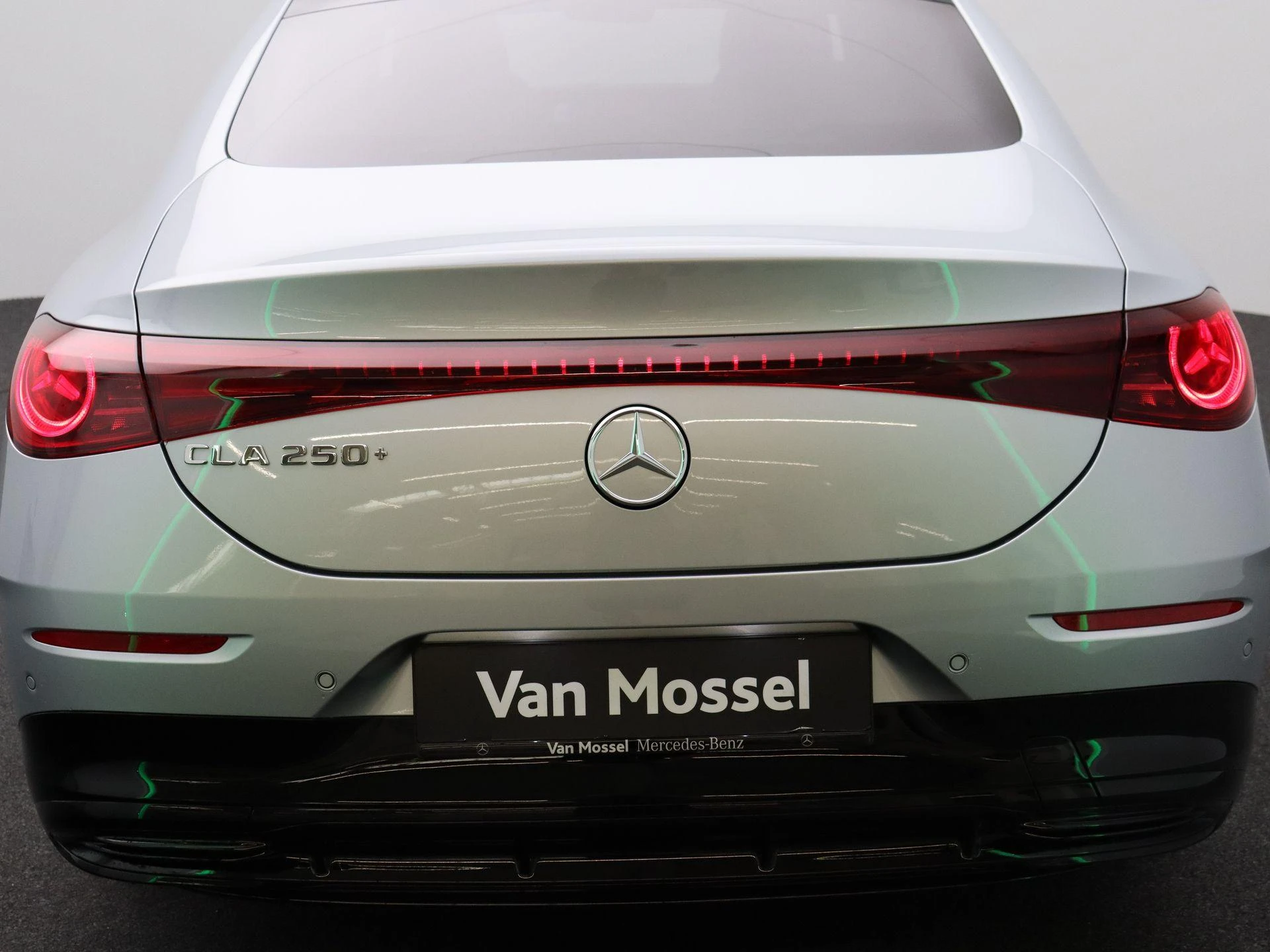 Mercedes-Benz-CLA-image-24