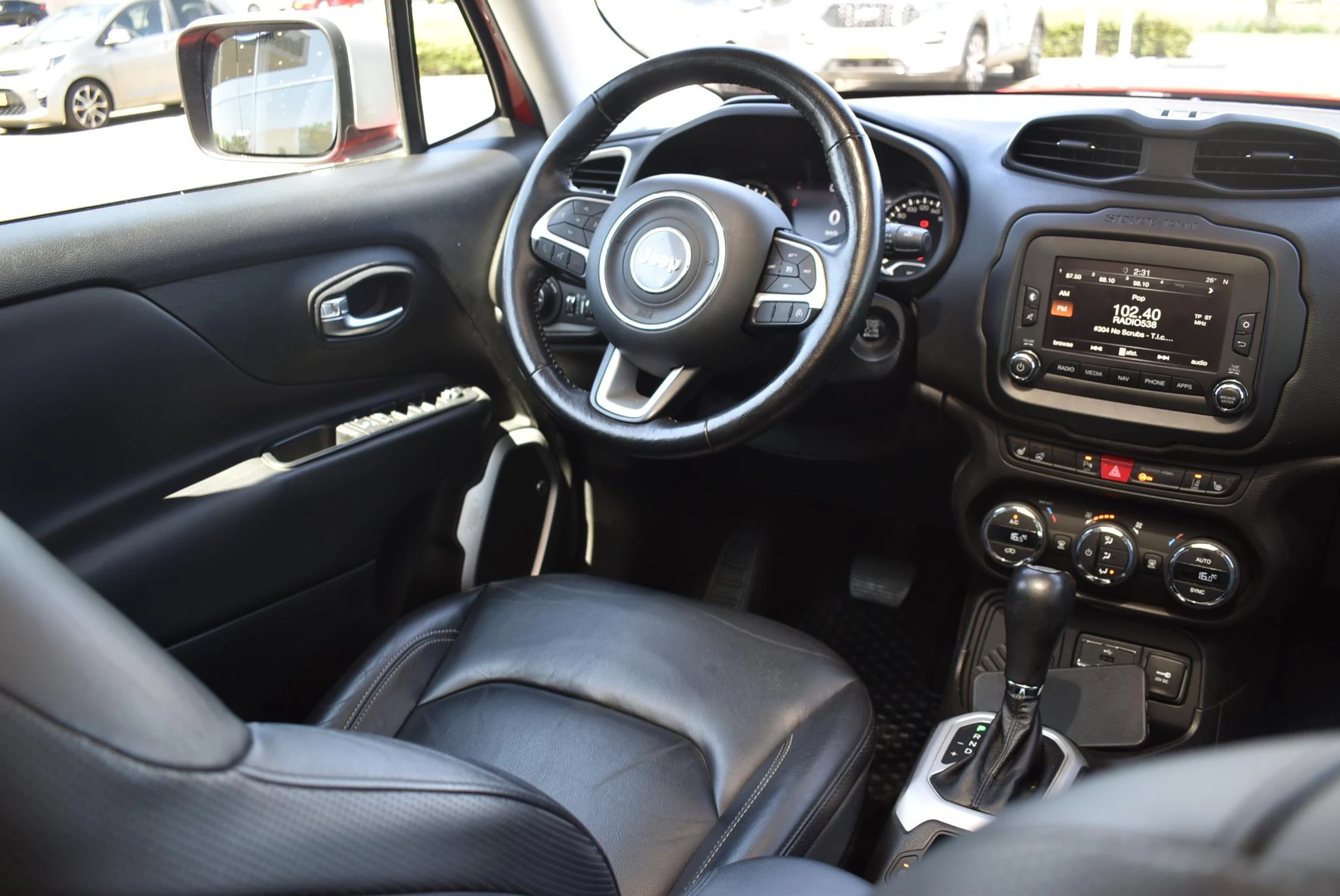 Jeep-Renegade-image-50