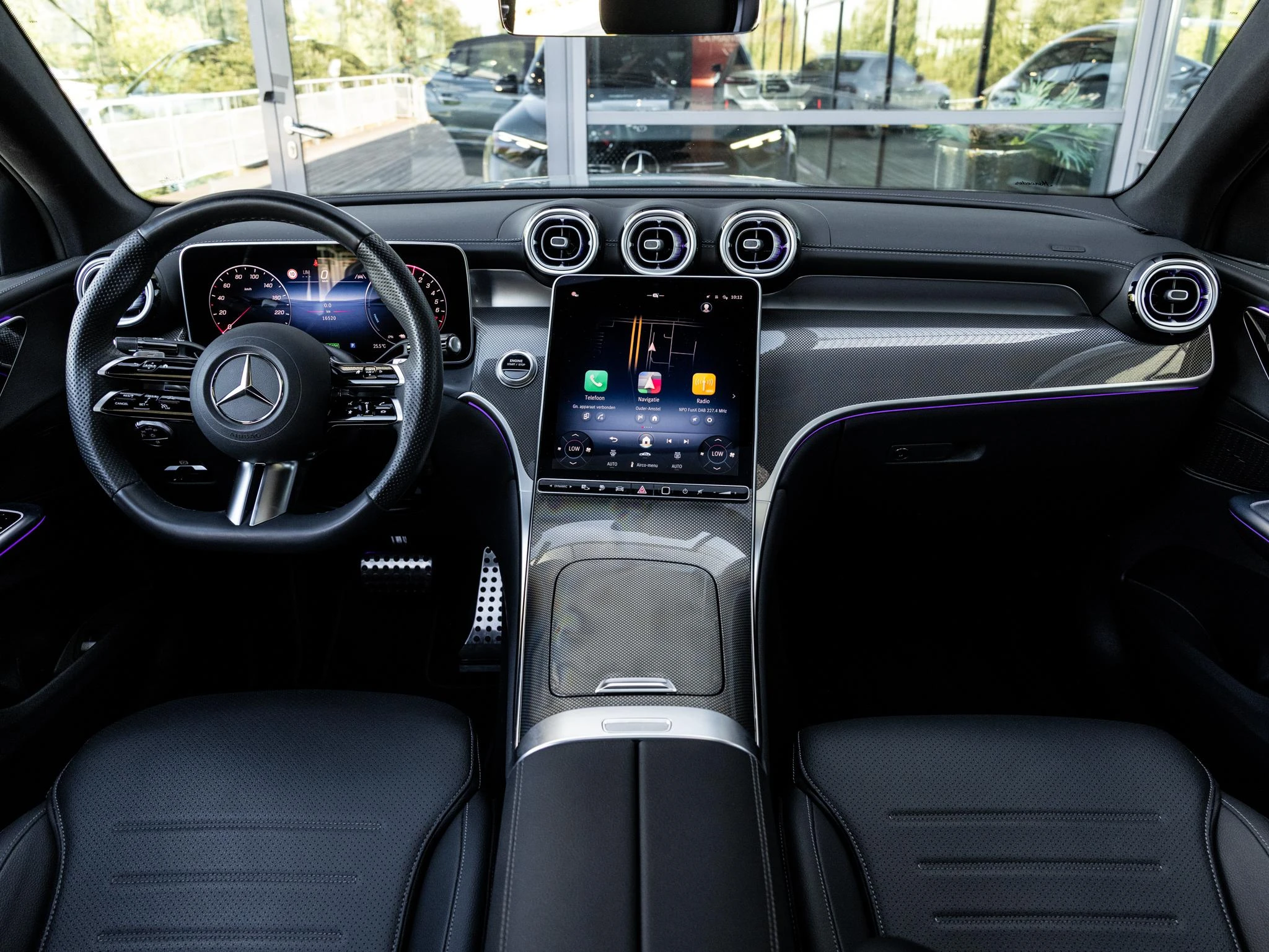 Mercedes-Benz-GLC-image-17