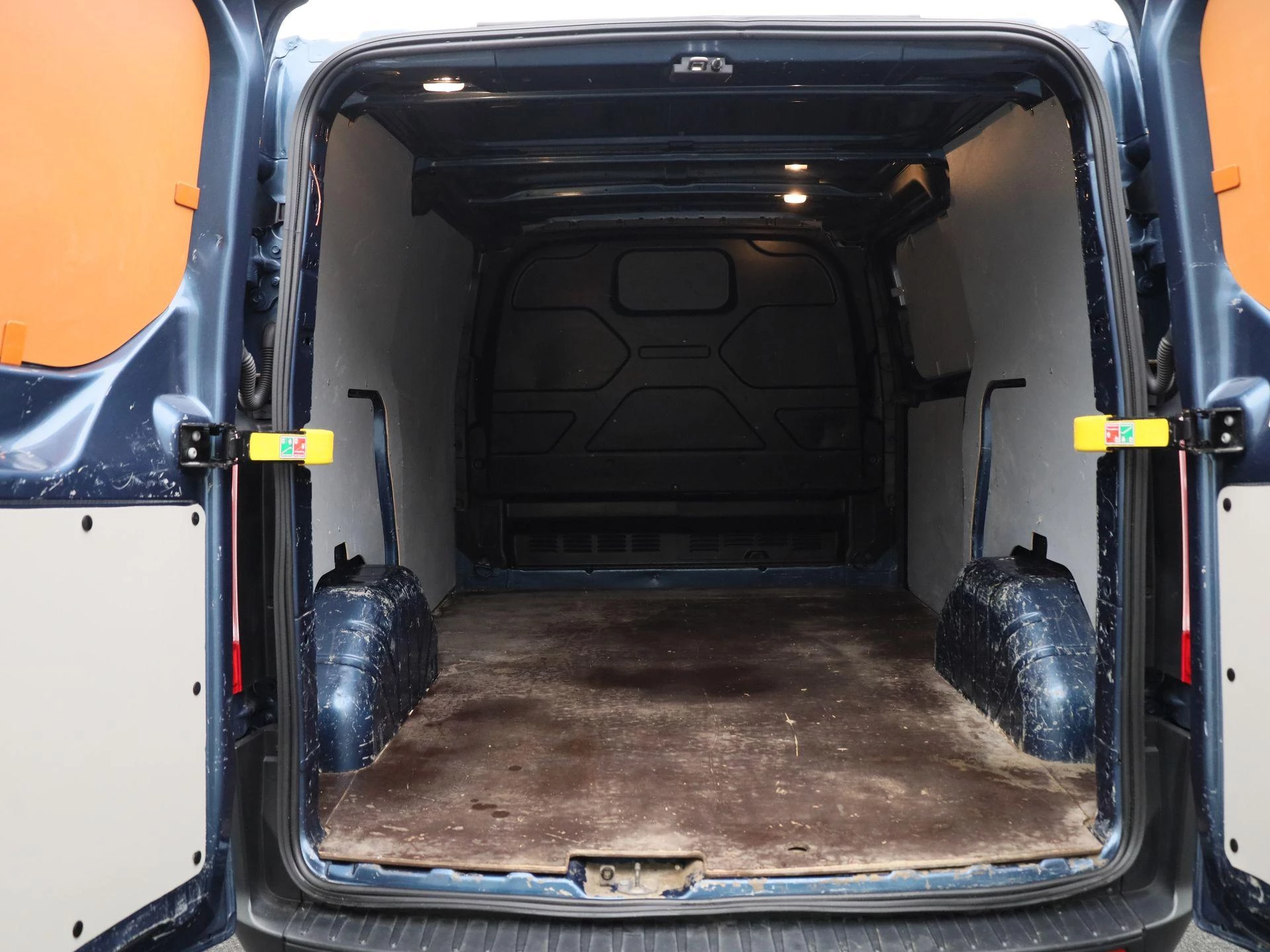 Ford-Transit Custom-image-14