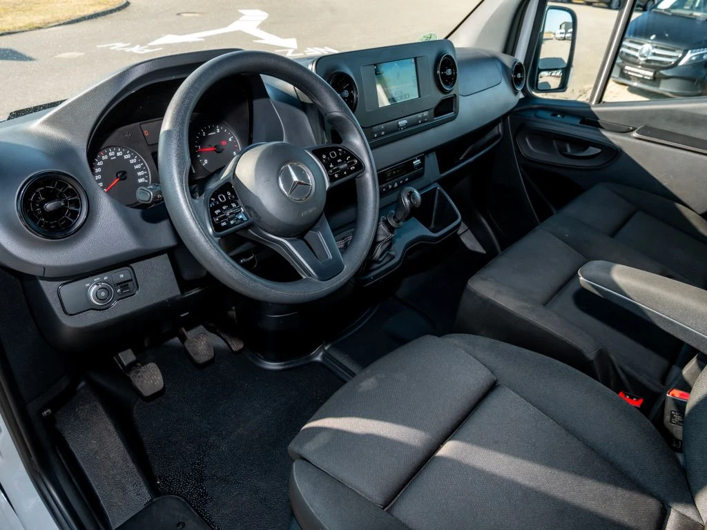 Mercedes-Benz-Sprinter 317-image-8