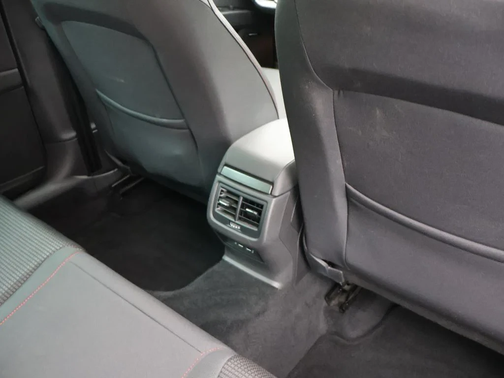 SEAT-Leon-image-14