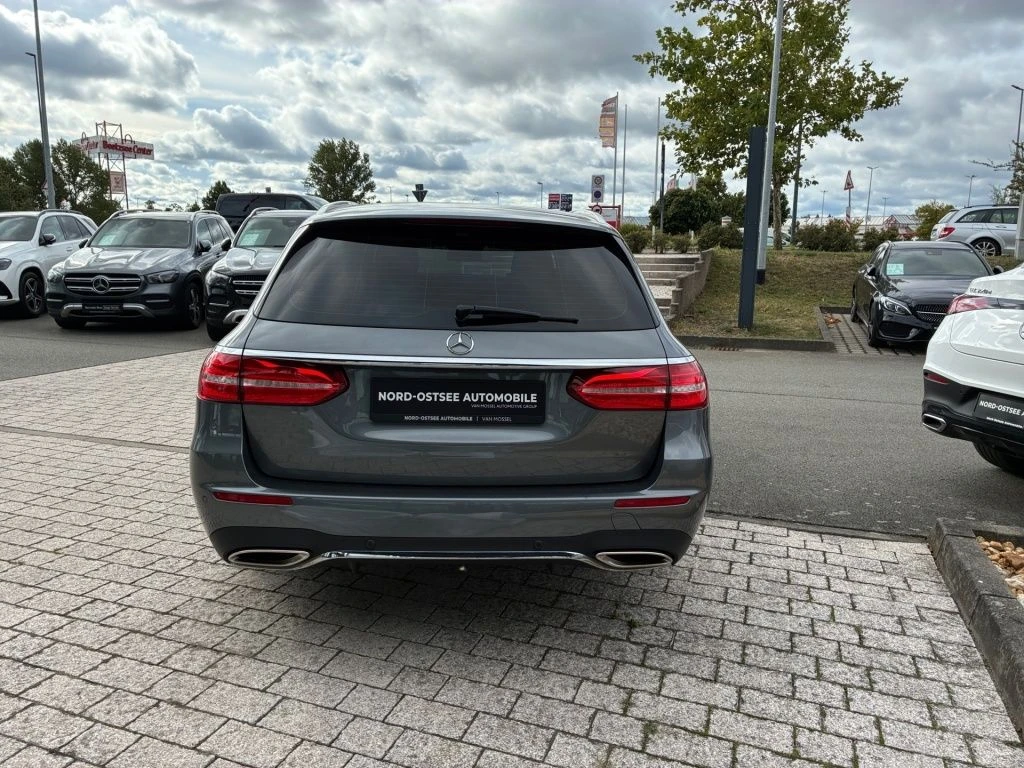 Mercedes-Benz-E-Klasse 200-image-19