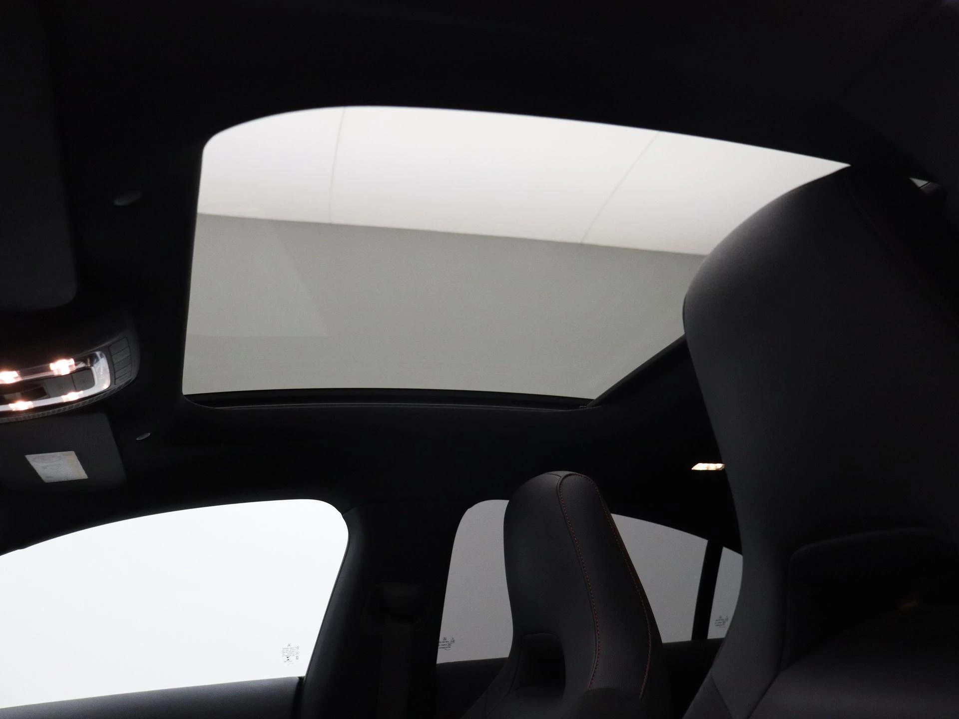 Mercedes-Benz CLA 200 AMG Line Coupé + PANORAMISCH DAK + MULTIBEAM LED +