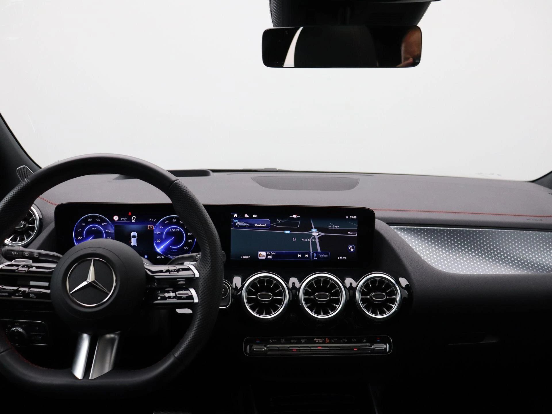 Mercedes-Benz-EQA-image-20