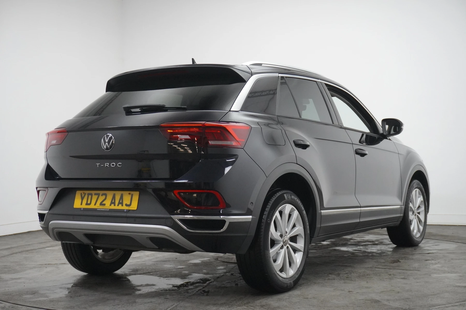 Volkswagen-T-Roc-image-16