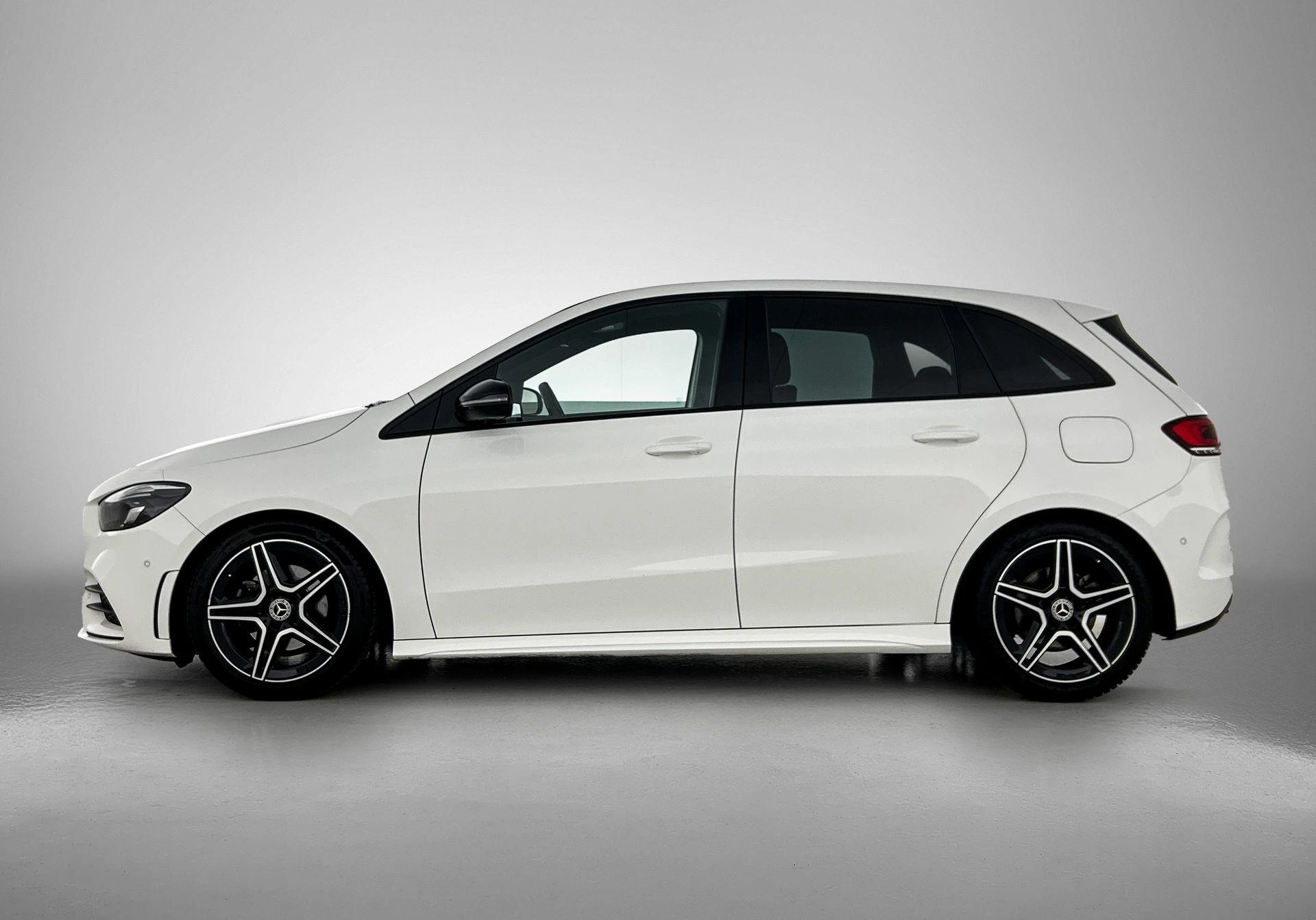 Mercedes-Benz-B-Klasse-image-3