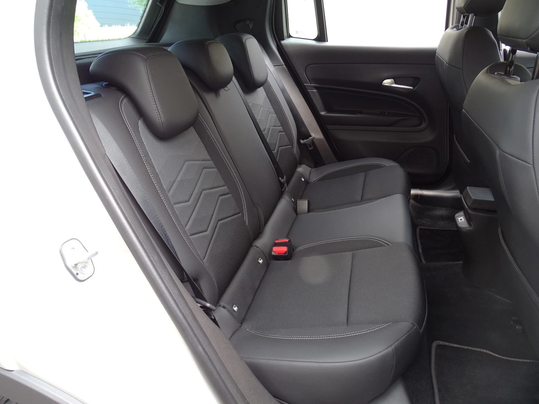 Jeep-Avenger-image-13