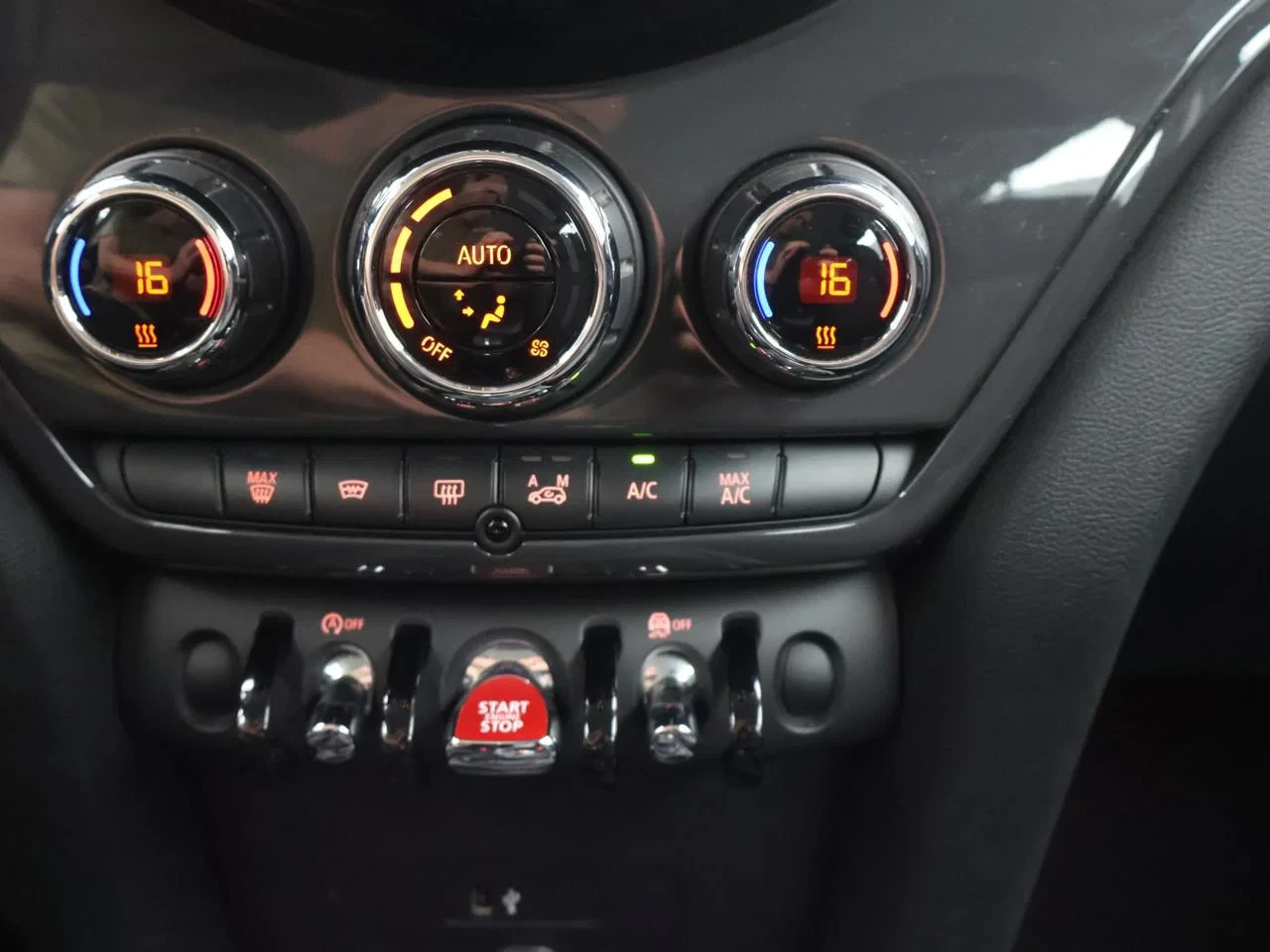 MINI Countryman Mini (F60 LCI) Mini Countryman 1.5 136PK*NAVIPRO*SFEERVERLICHTING*LED*KEYLESSENTRY*TREKHAAK*