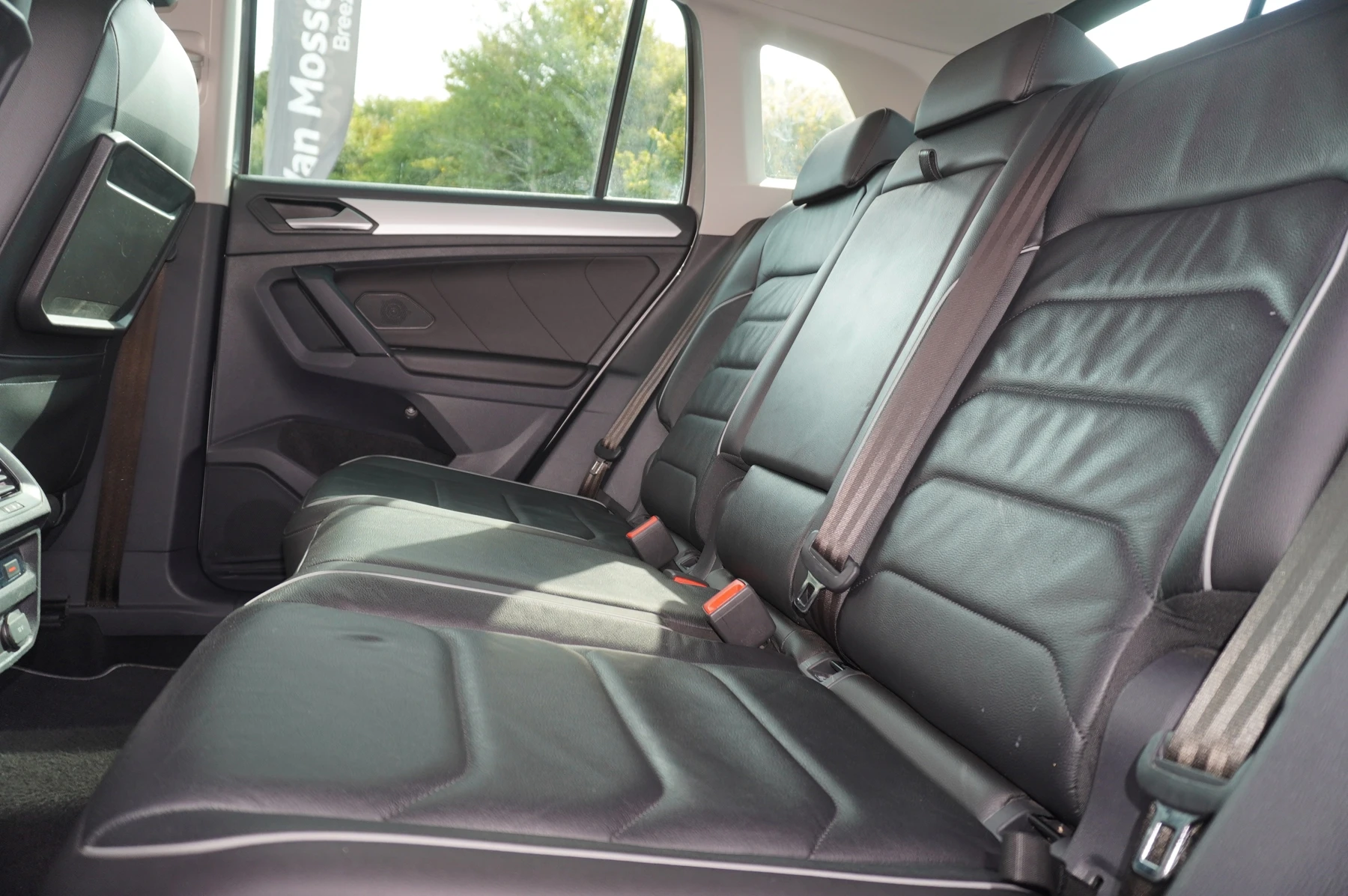 Volkswagen-Tiguan-image-9