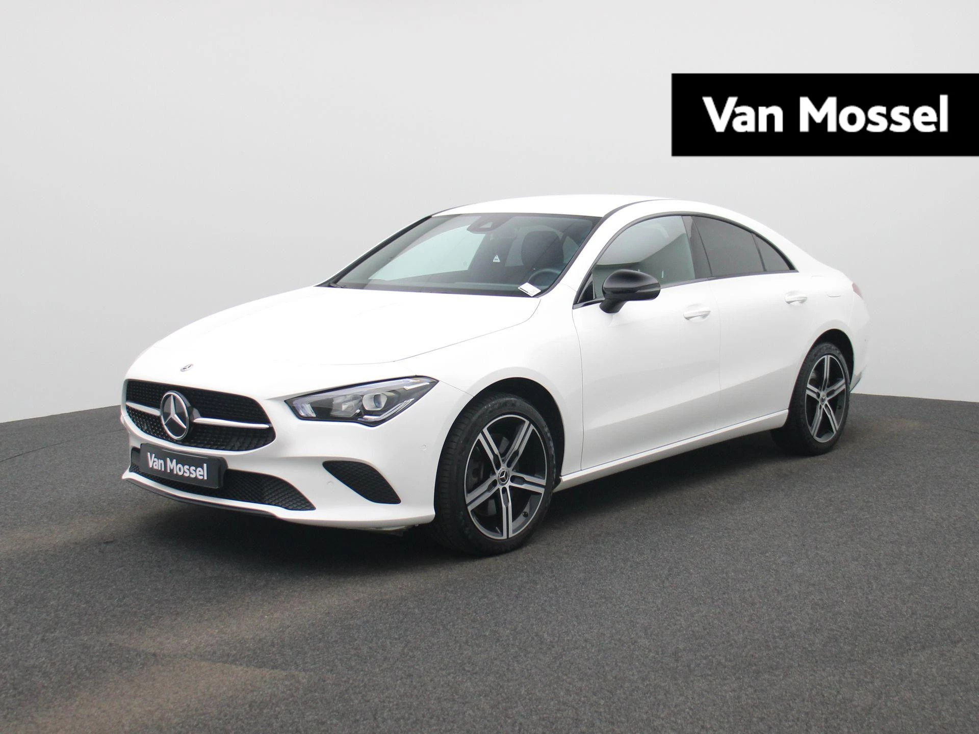 Mercedes-Benz-CLA-image-0