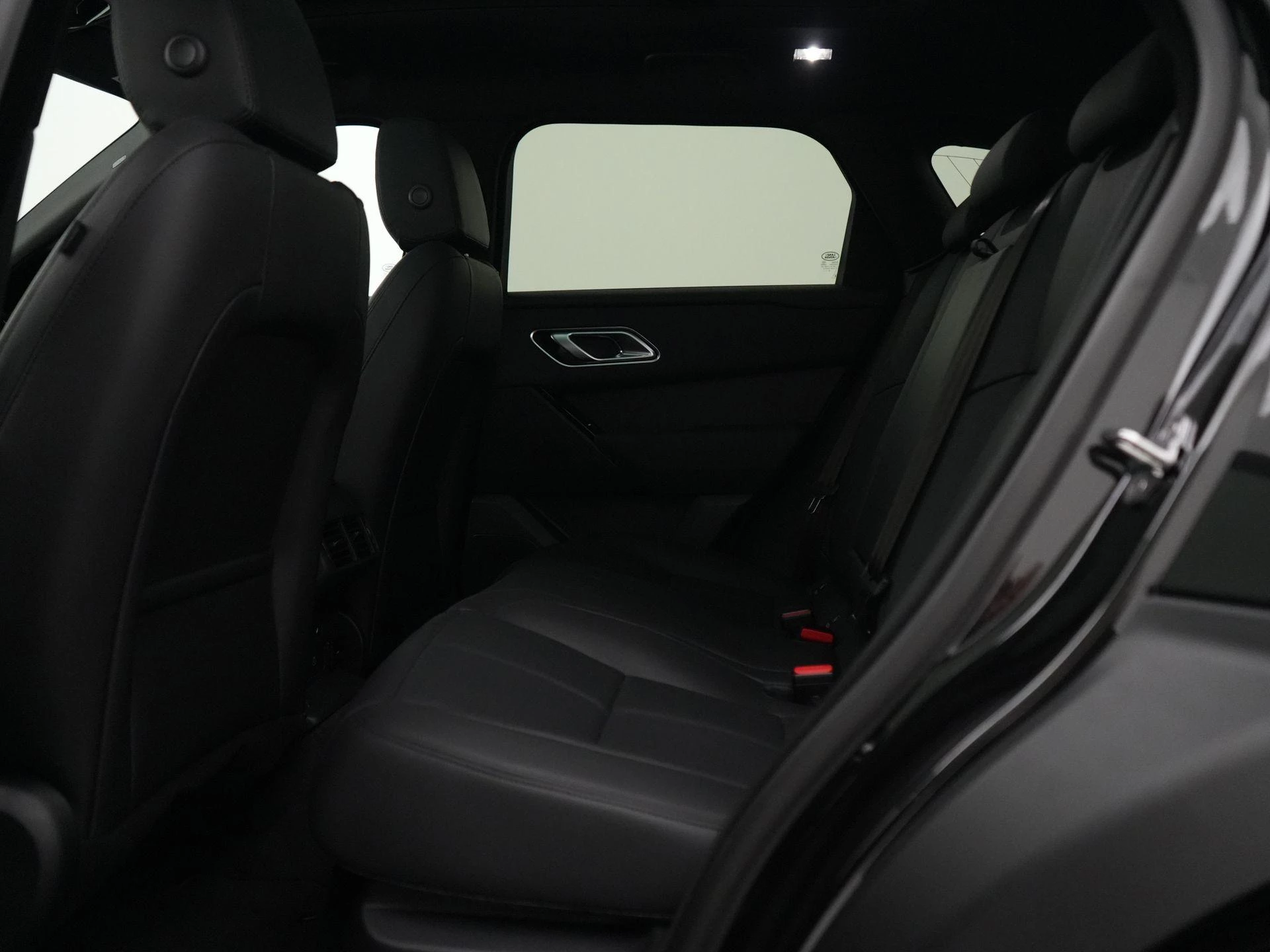 Land Rover-Range Rover Velar-image-40