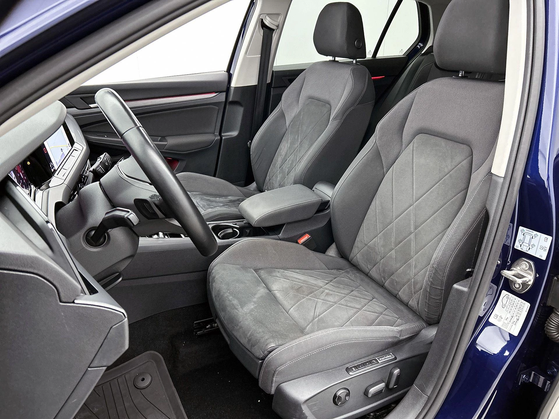 Volkswagen-Golf-image-41